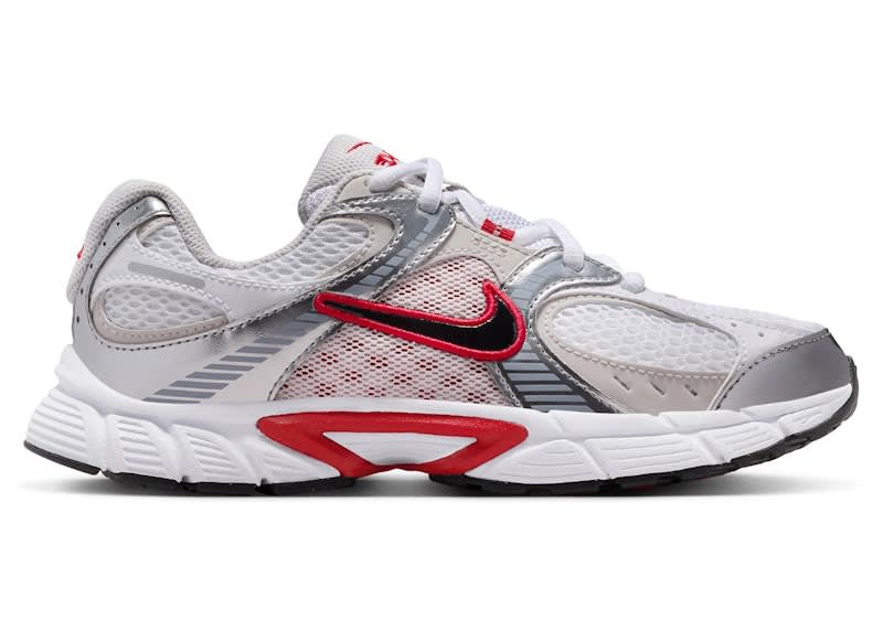 SP15318 Nike V5 RNR White Gym Red Vast Grey (GS)