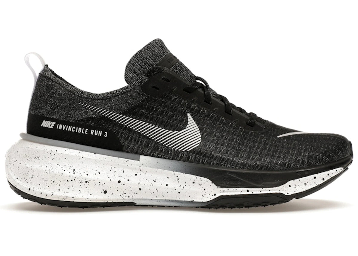 https://images.stockx.com/images/Nike-ZoomX-Invincible-Run-3-Black-White-Product.jpg?fit=fill&bg=FFFFFF&w=700&h=500&fm=webp&auto=compress&q=90&dpr=2&trim=color&updated_at=1738193358