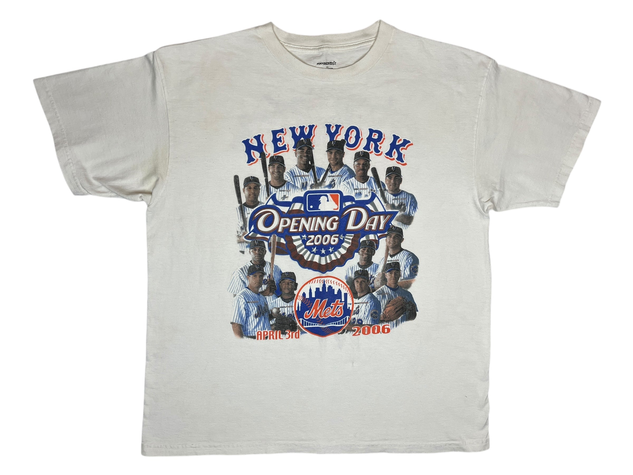 435505 (2006) New York Mets Opening Day Team Players Photo T-Shirt