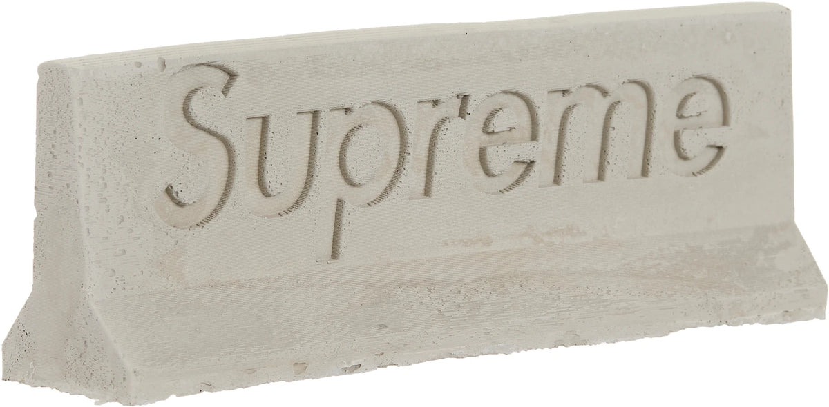 https://images.stockx.com/images/Supreme-Mini-Materials-1:12-Scale-Jersey-Barrier-Grey-Product.jpg?fit=fill&bg=FFFFFF&w=1000&fm=webp&auto=compress&q=90&dpr=2&trim=color&updated_at=1774535738