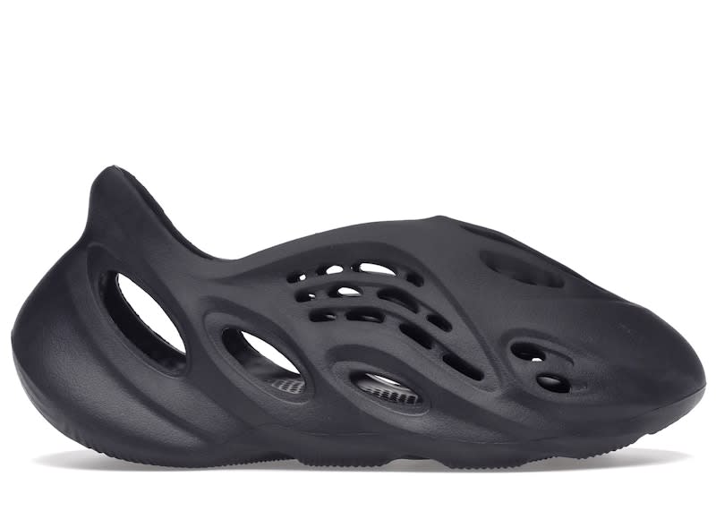 SP1021 adidas Yeezy Foam RNR Onyx