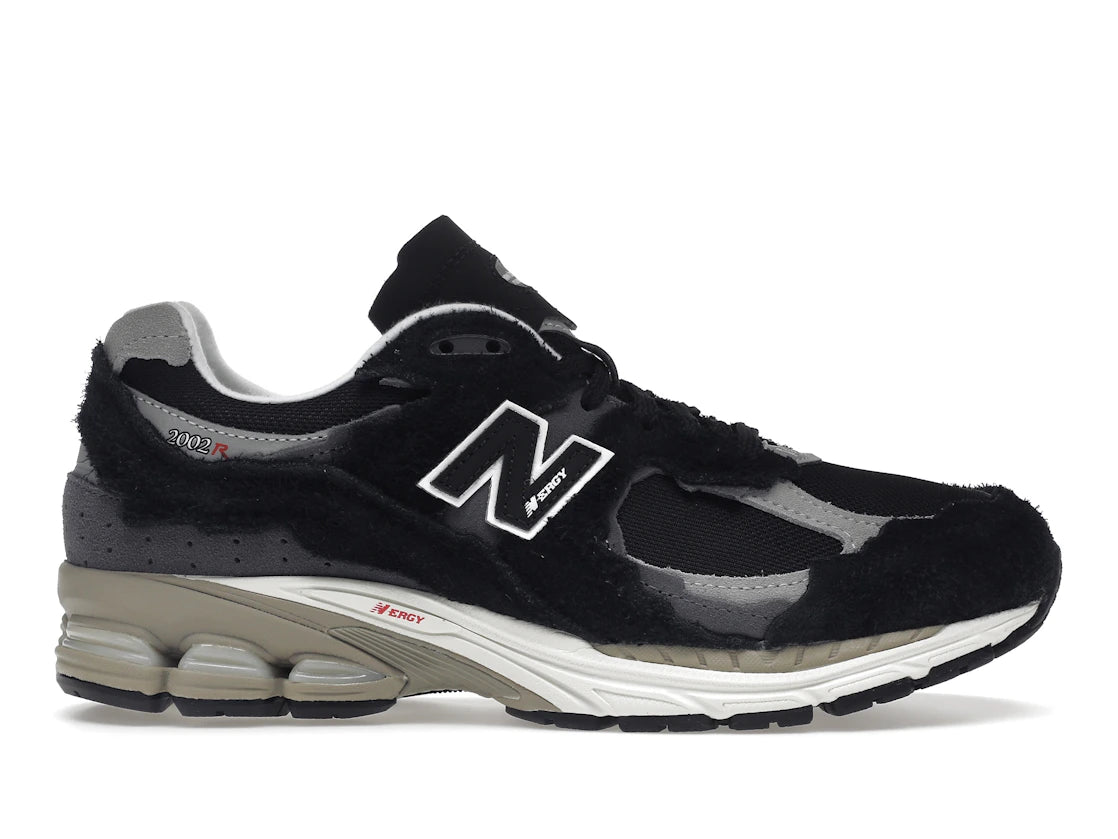 823543 New Balance 2002R Protection Pack Black Grey