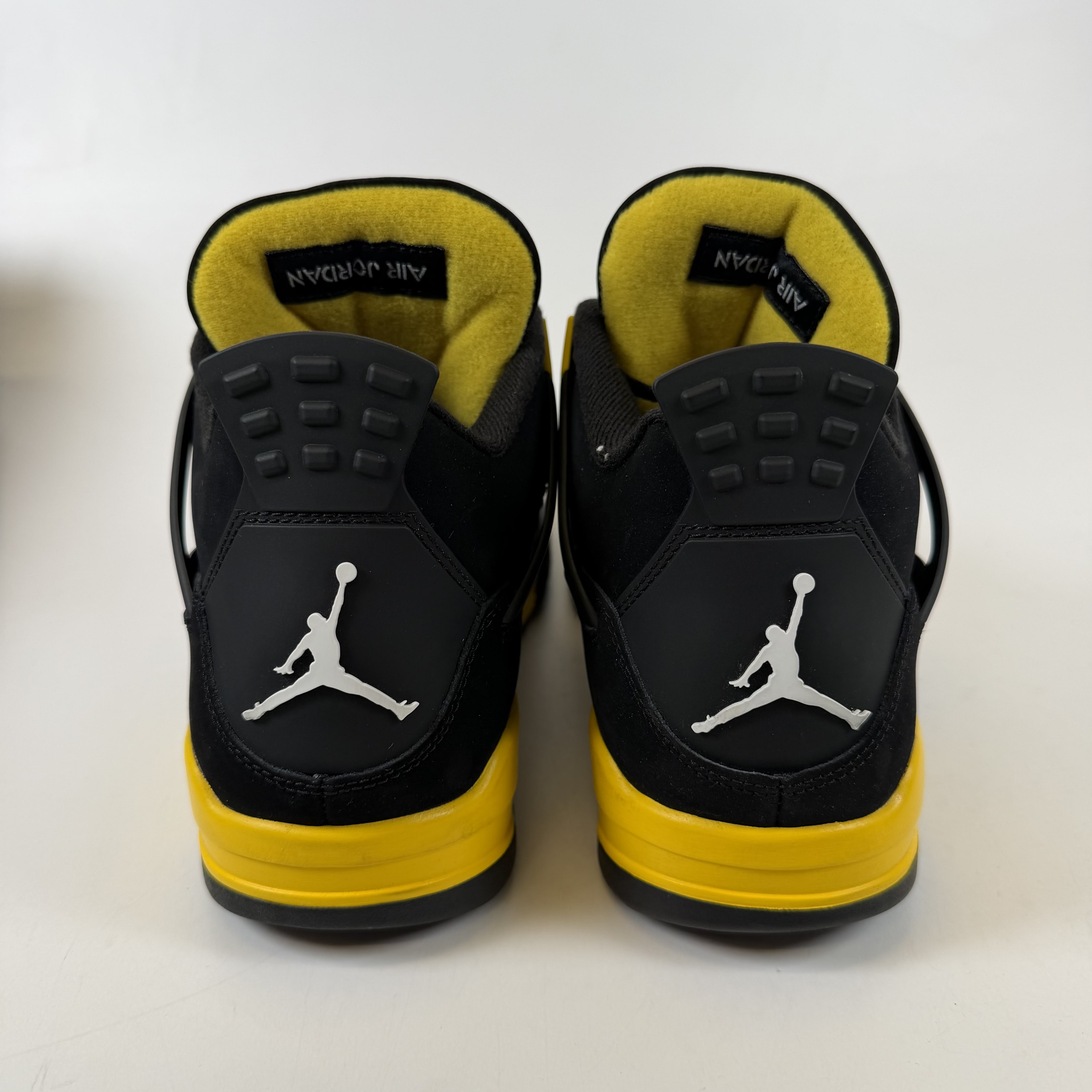[SP15294] Jordan 4 Retro Thunder (2023)
