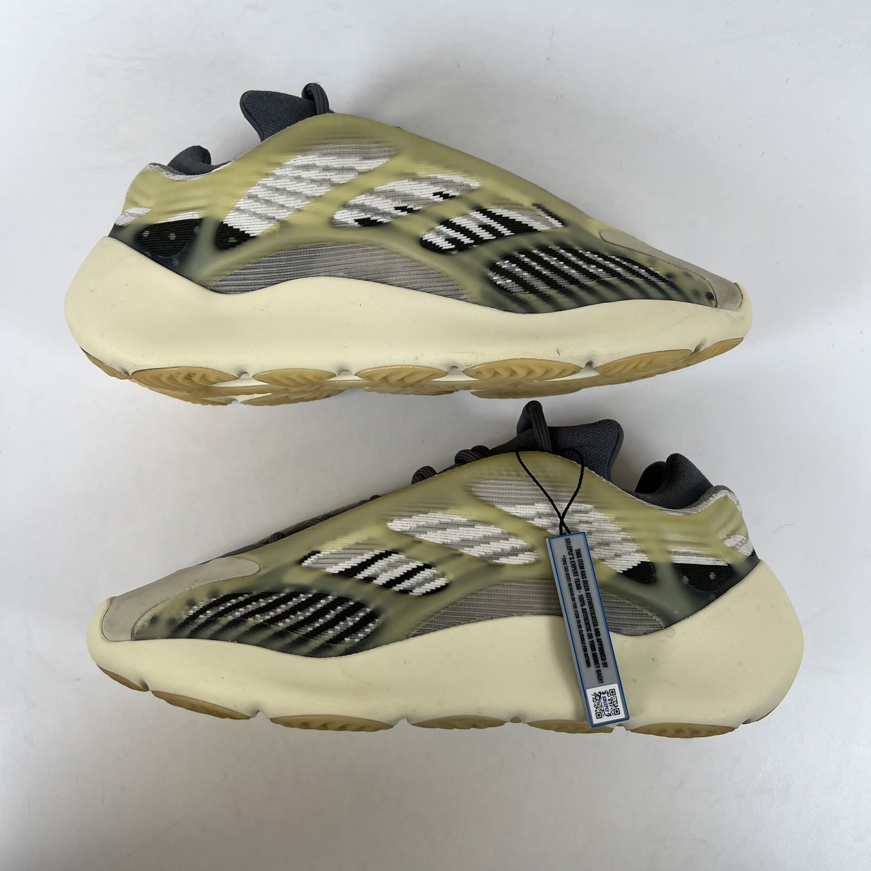[SP13793] adidas Yeezy 700 V3 Fade Salt