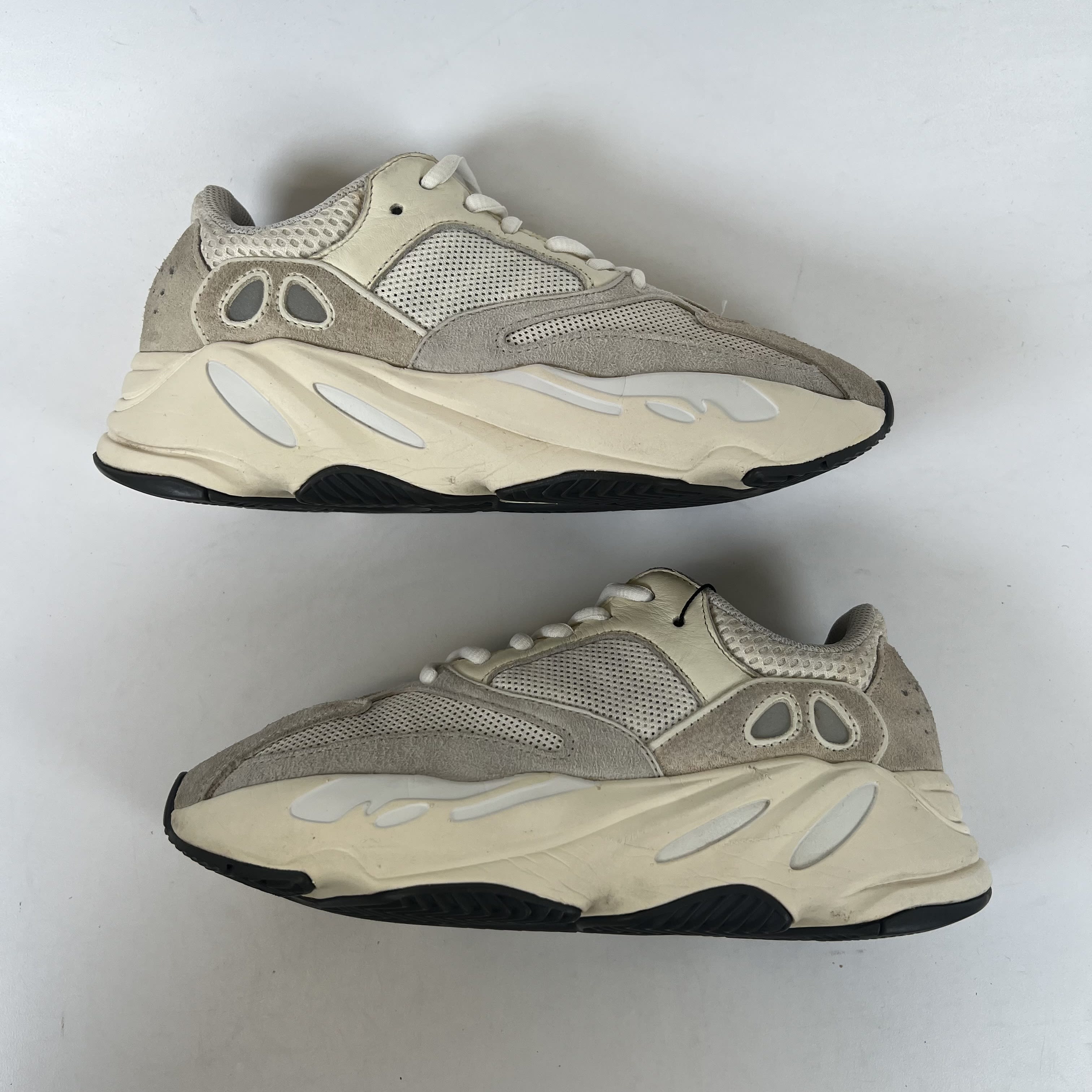 [SP12317] Yeezy Boost 700 'Analog'