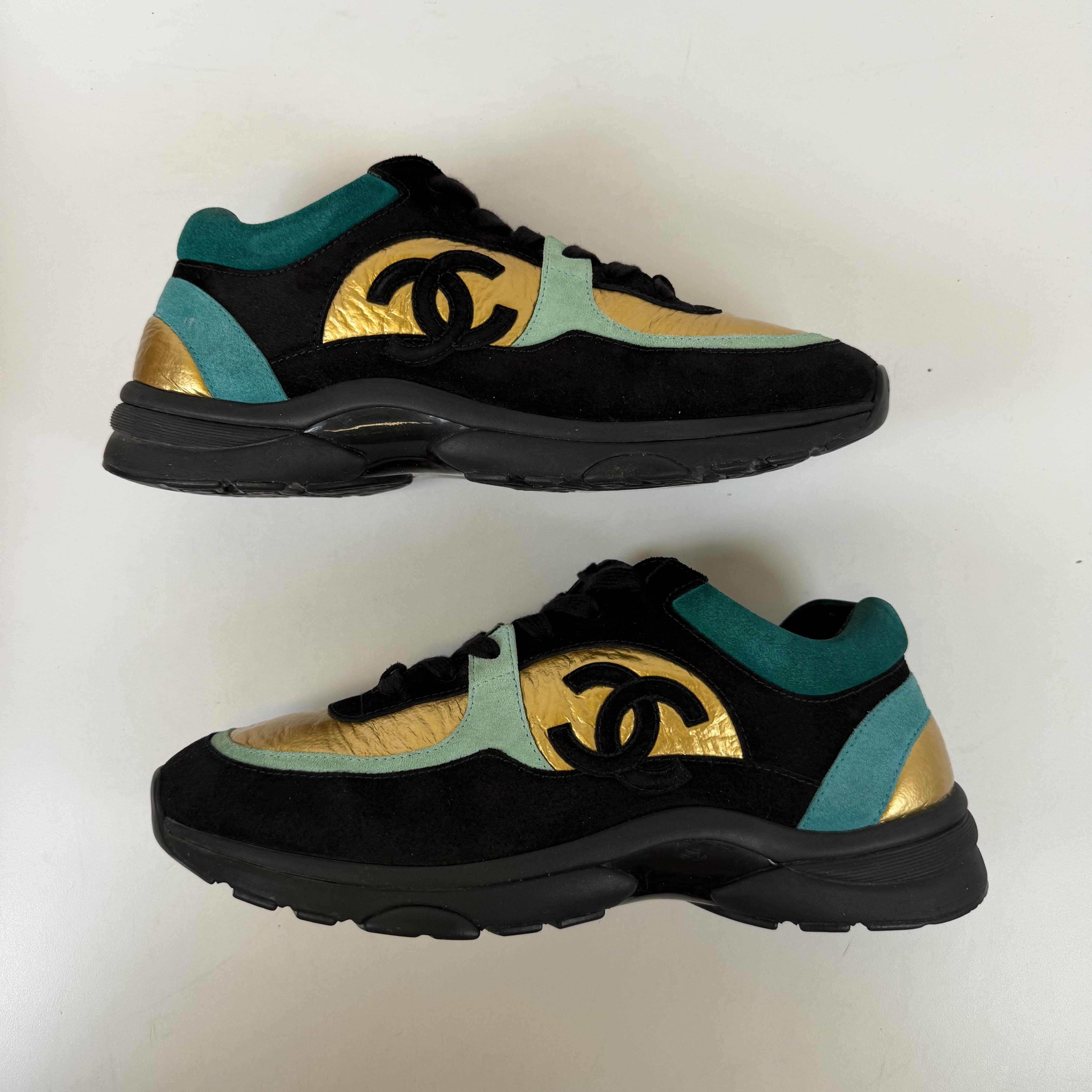 [SP14567] Chanel CC Foil Suede Sneakers