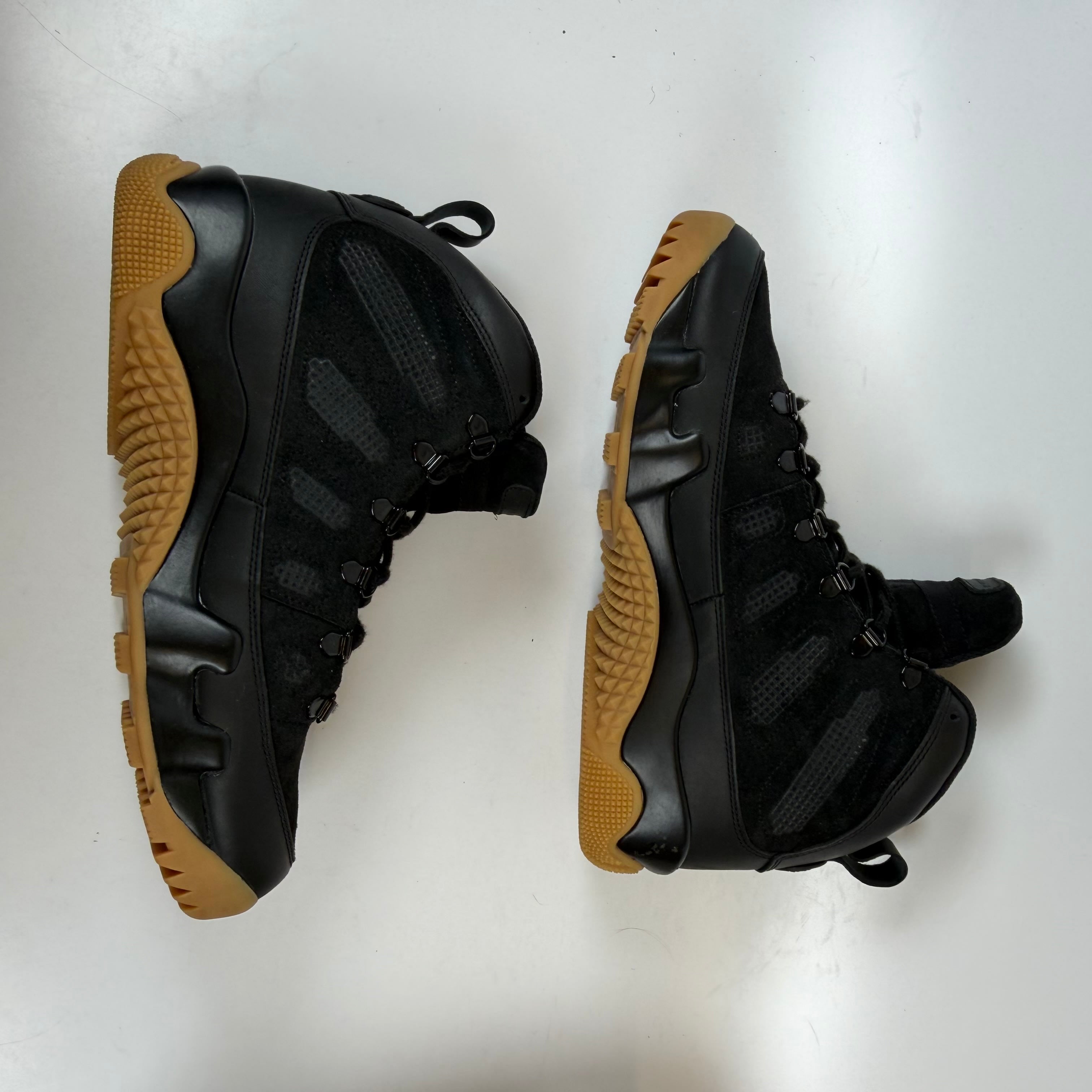 [SP9183] Jordan 9 Retro Boot NRG Black Light Gum