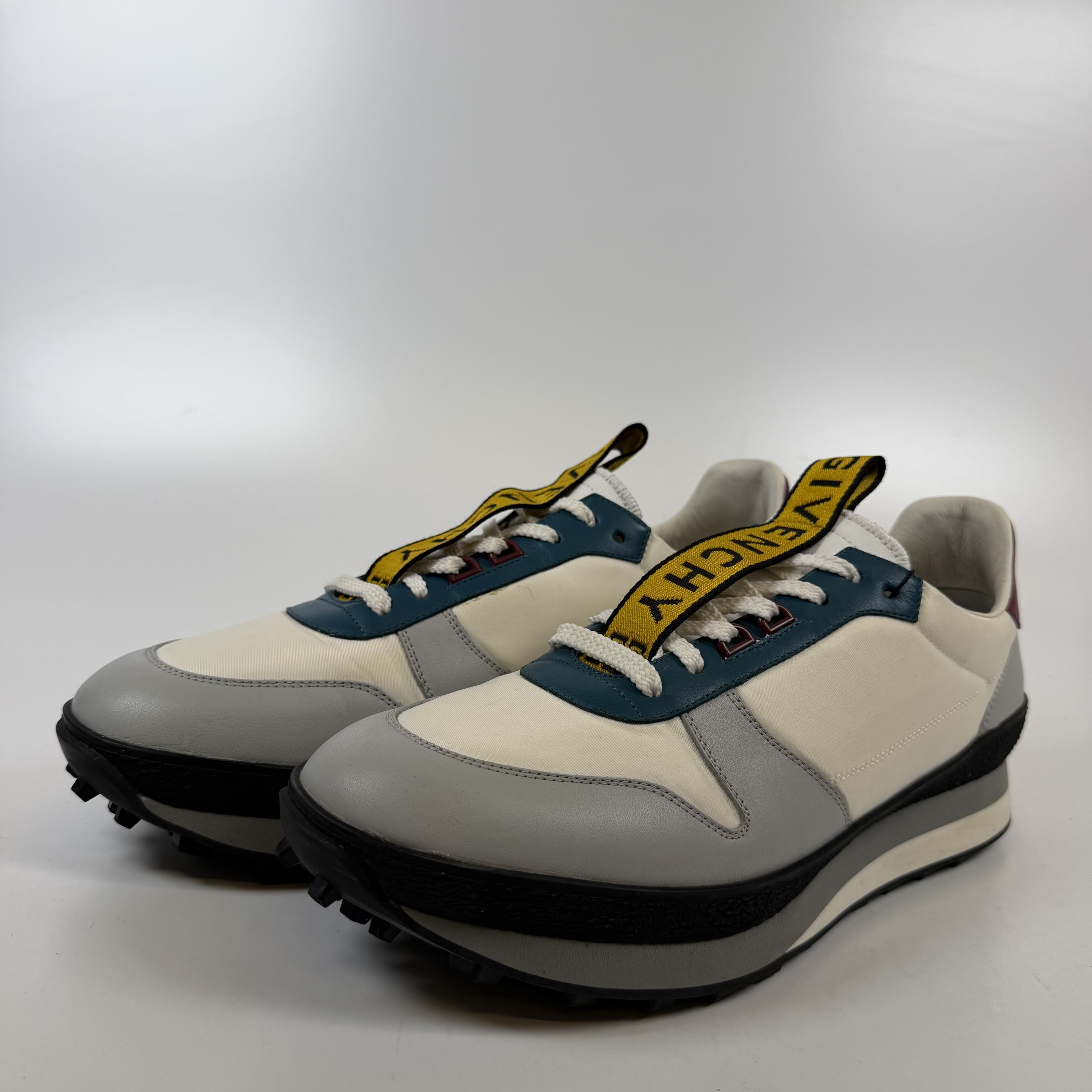 [SP14917] Givenchy TR3 Runner Sneakers