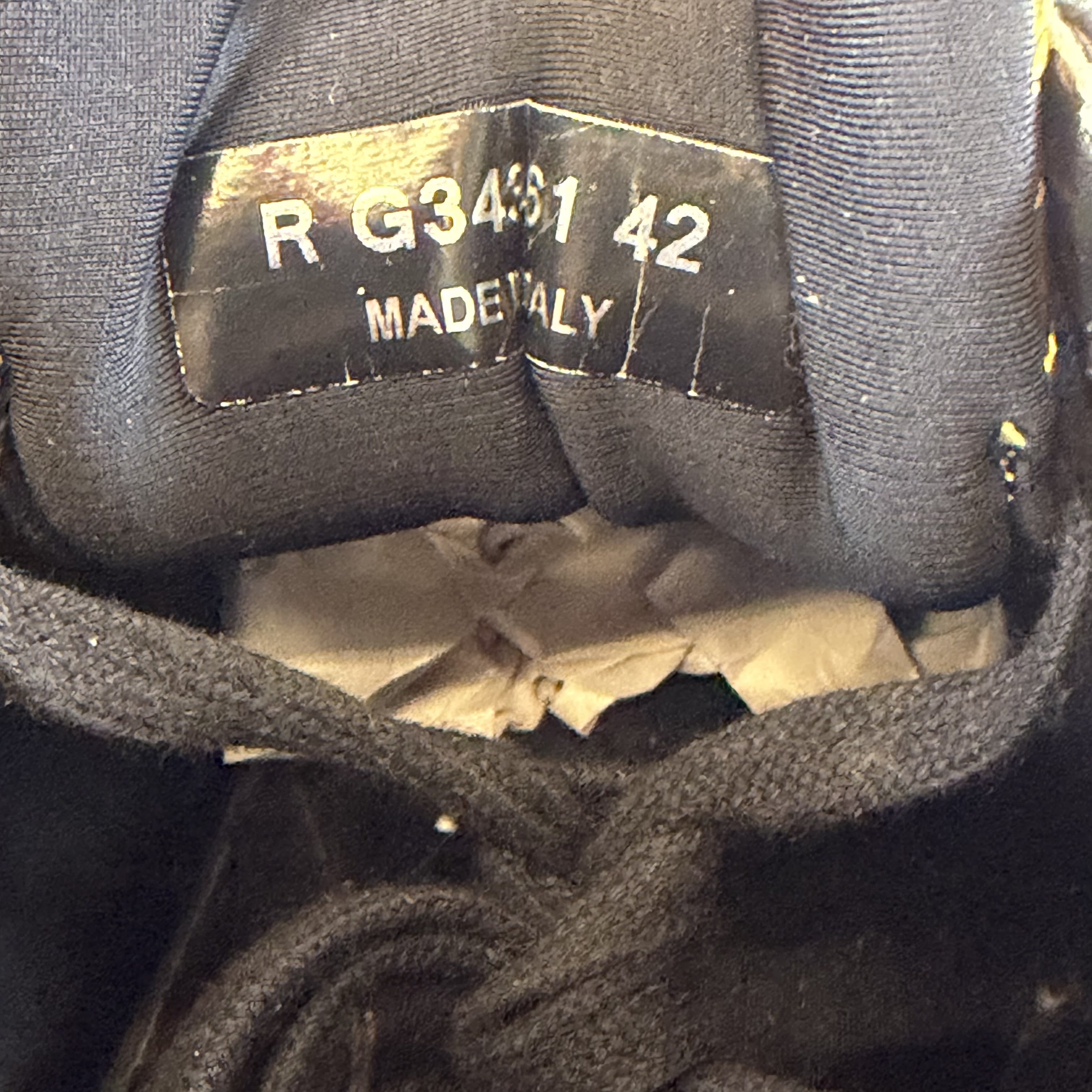 [SP14567] Chanel CC Foil Suede Sneakers