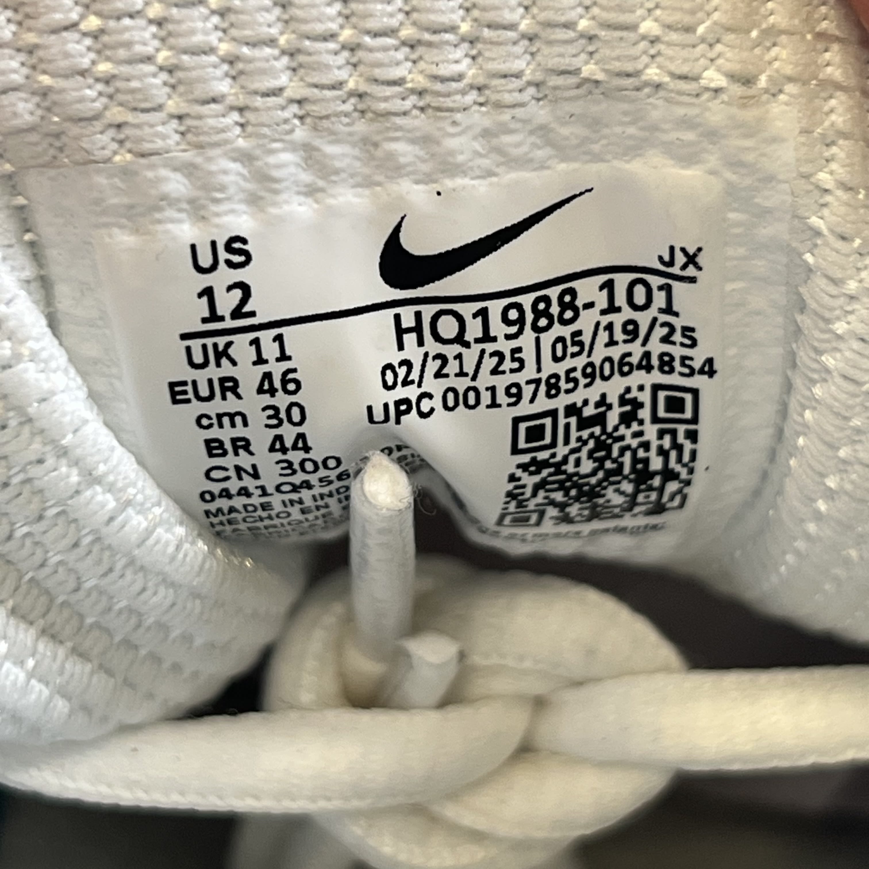 [SP15219] Nike Shox R4 White Bright Crimson Metallic Silver
