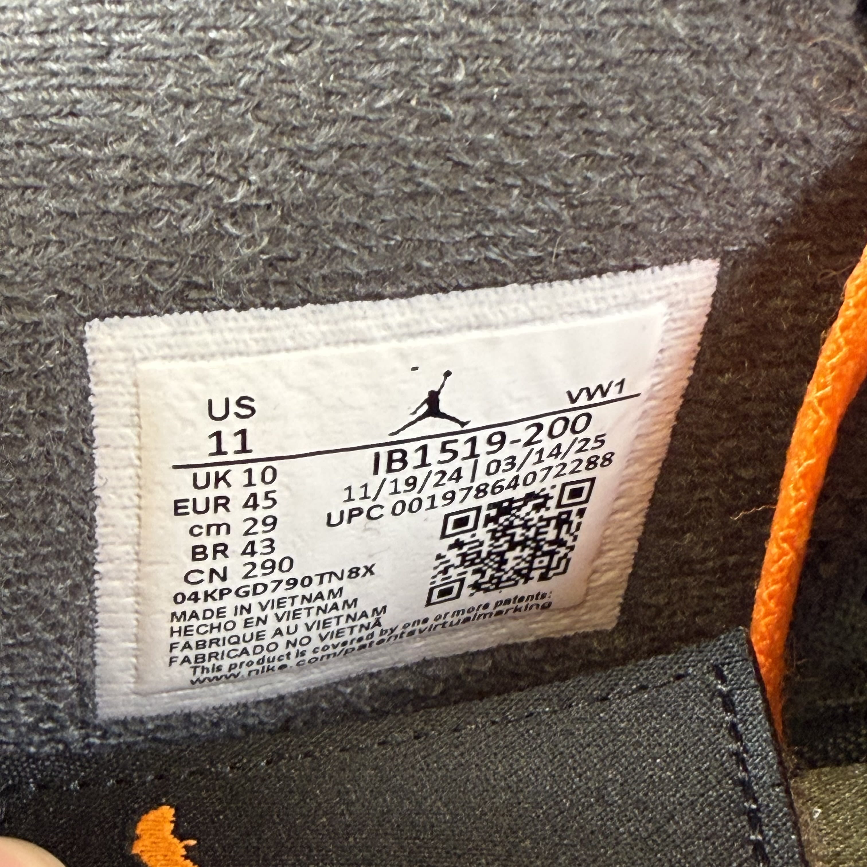 [SP15205] Jordan 4 Retro OG SP Undefeated (2025)