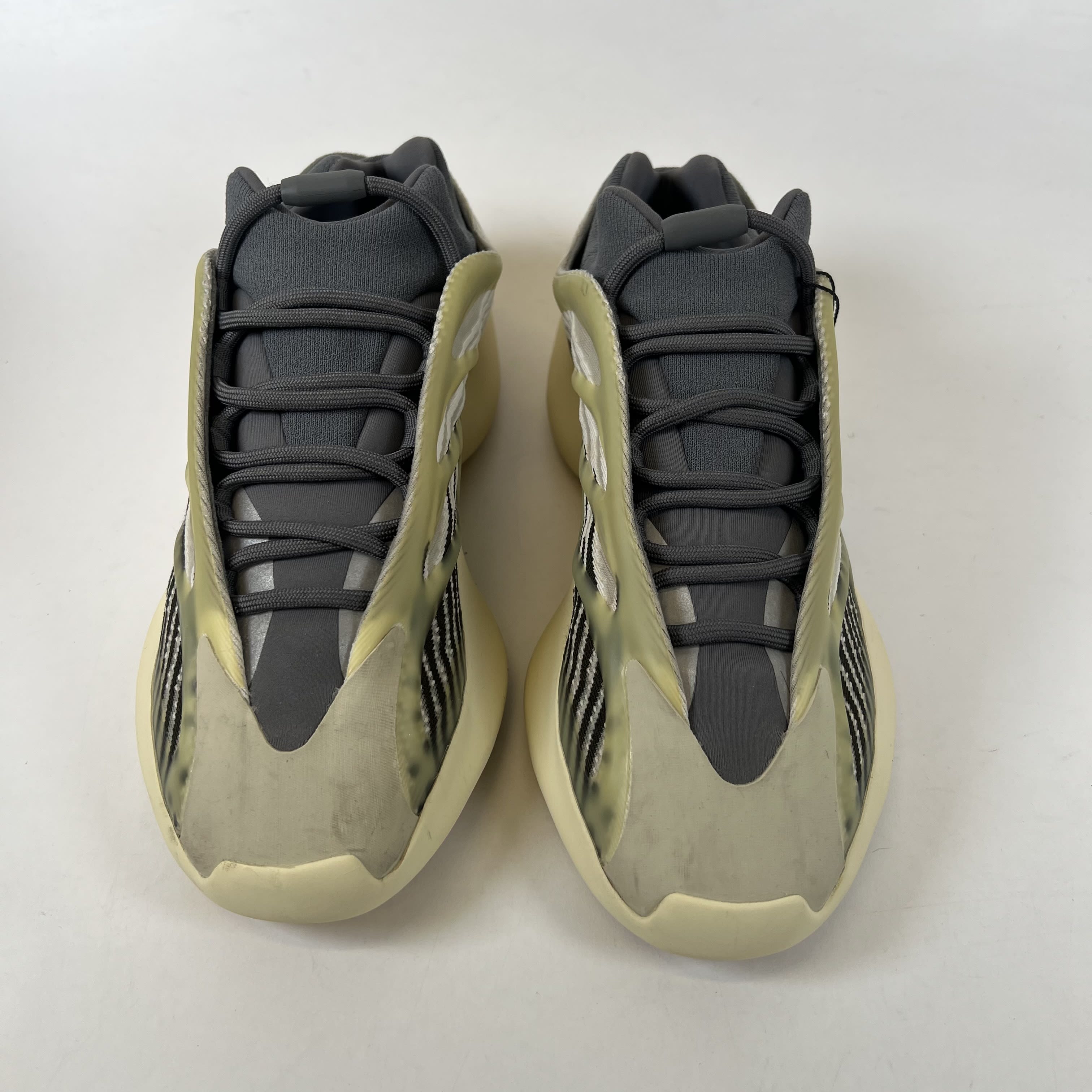 [SP13793] adidas Yeezy 700 V3 Fade Salt