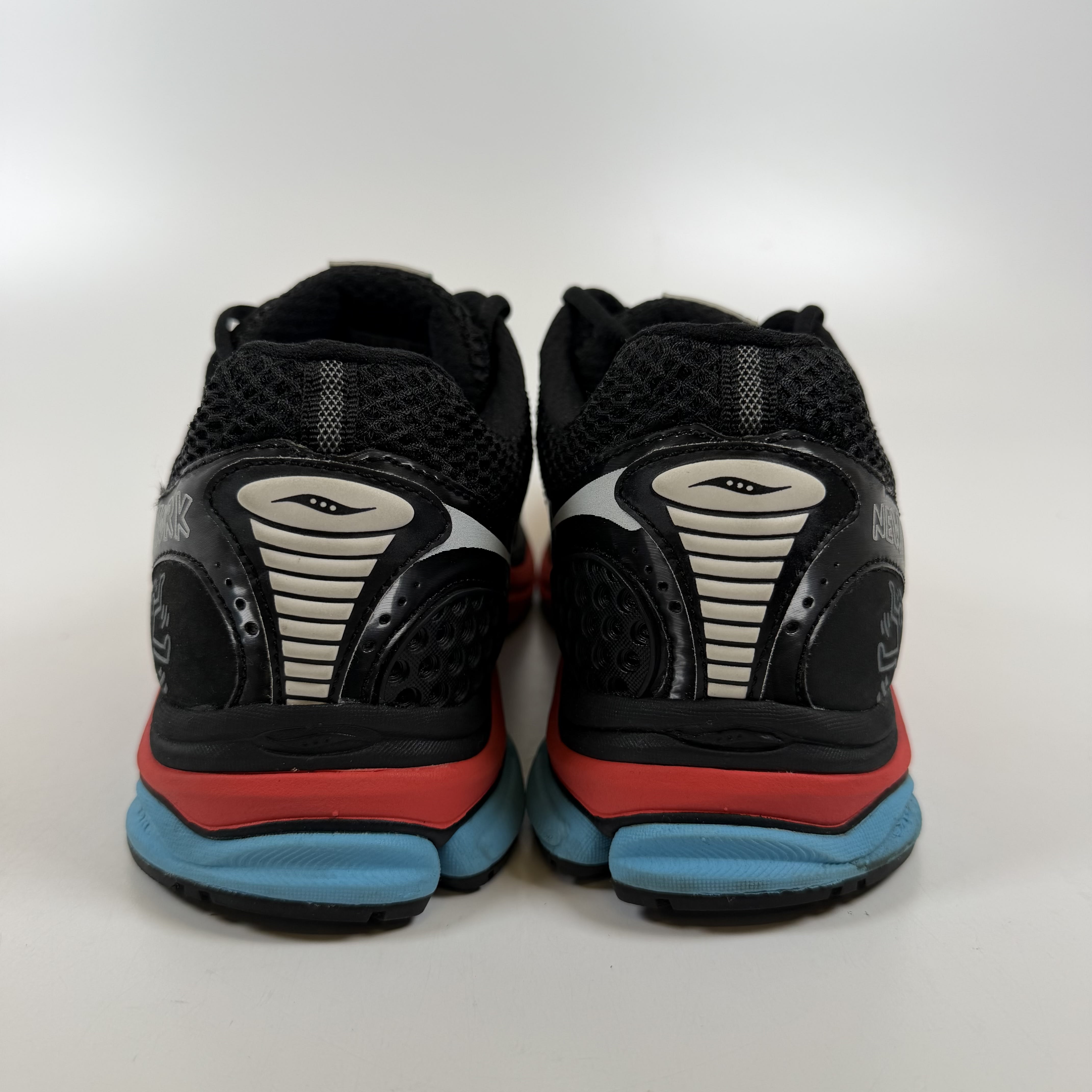 [SP16008] Saucony ProGrid Triumph 4 Keith Haring NYC Marathon