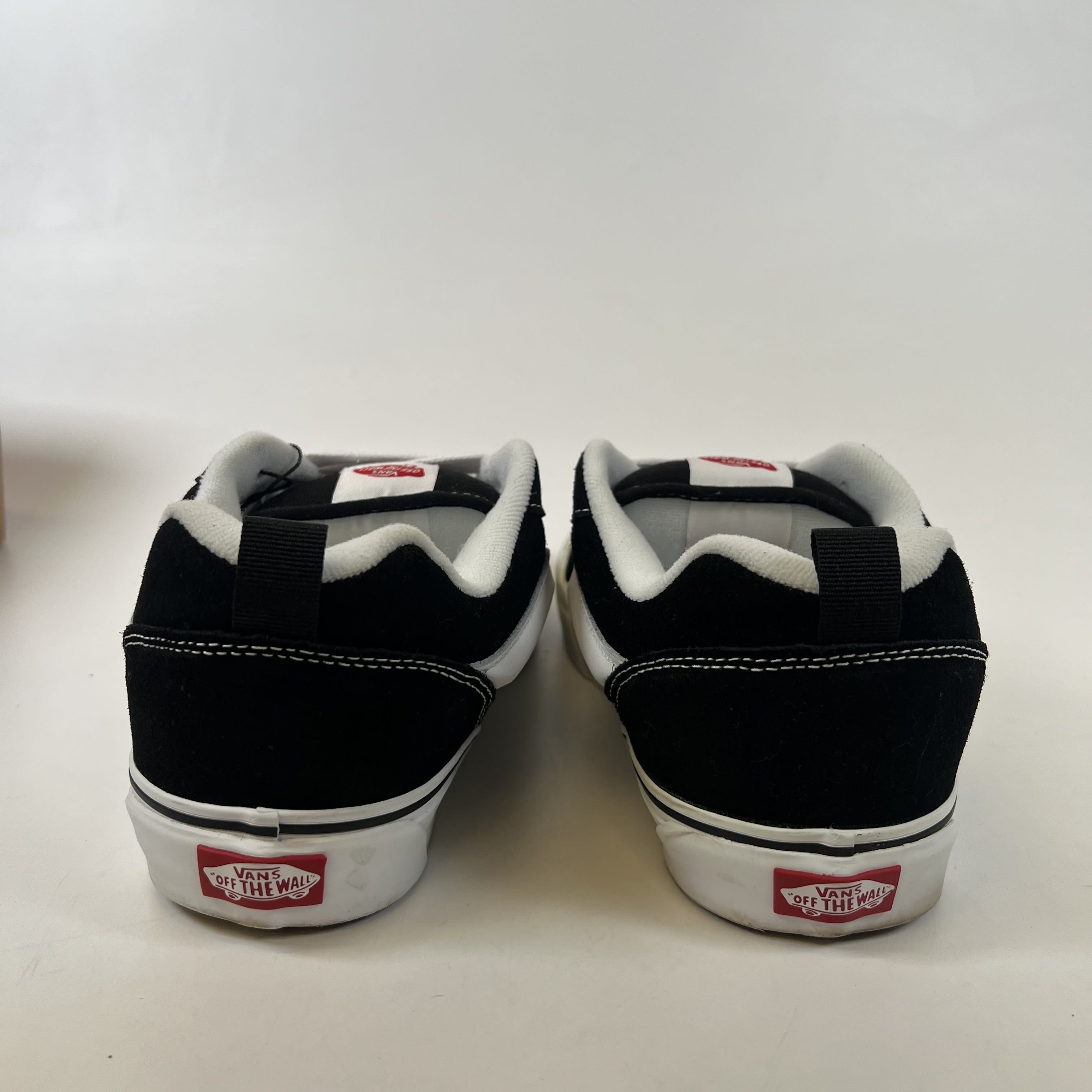[SP12194] Vans Knu Skool Black White