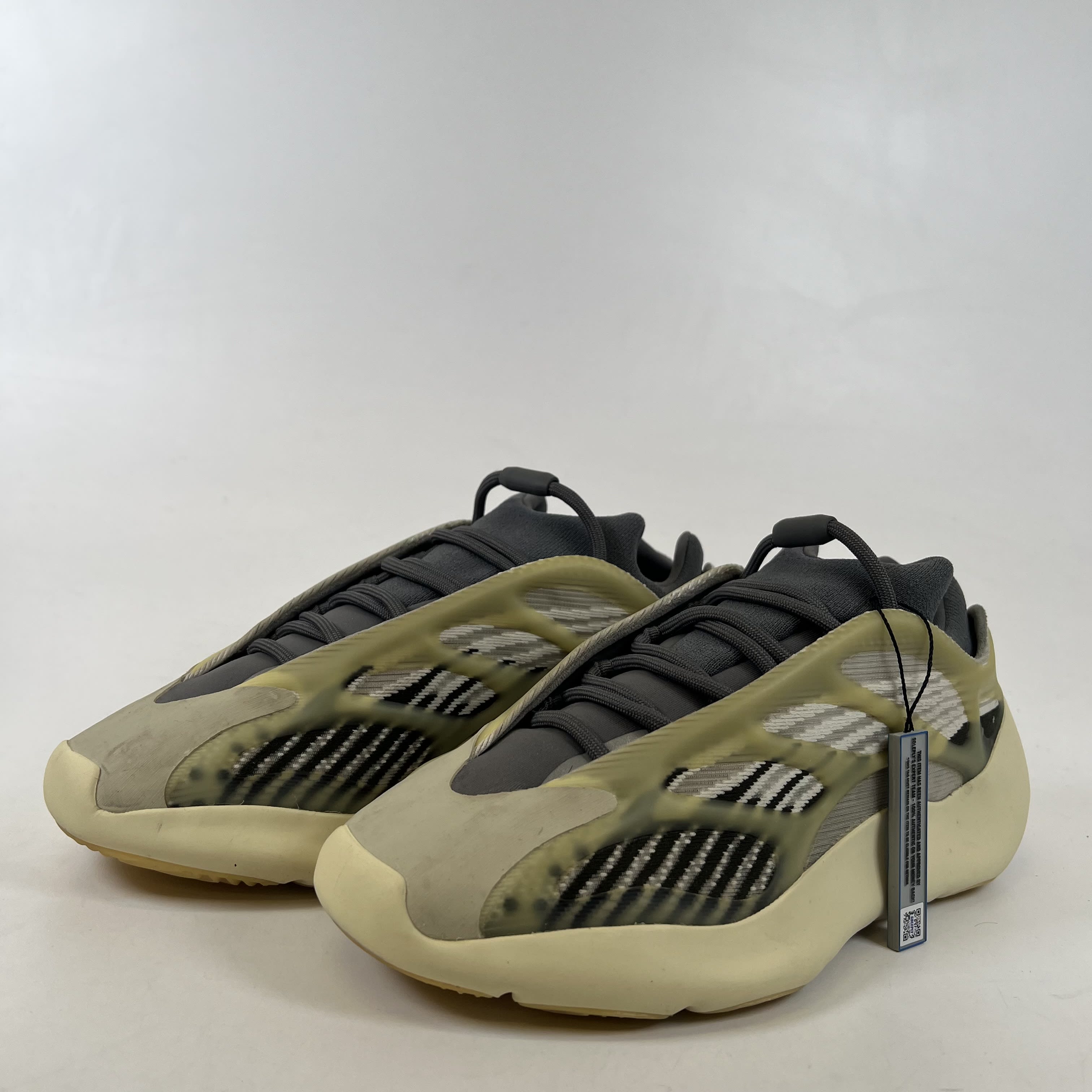 [SP13793] adidas Yeezy 700 V3 Fade Salt