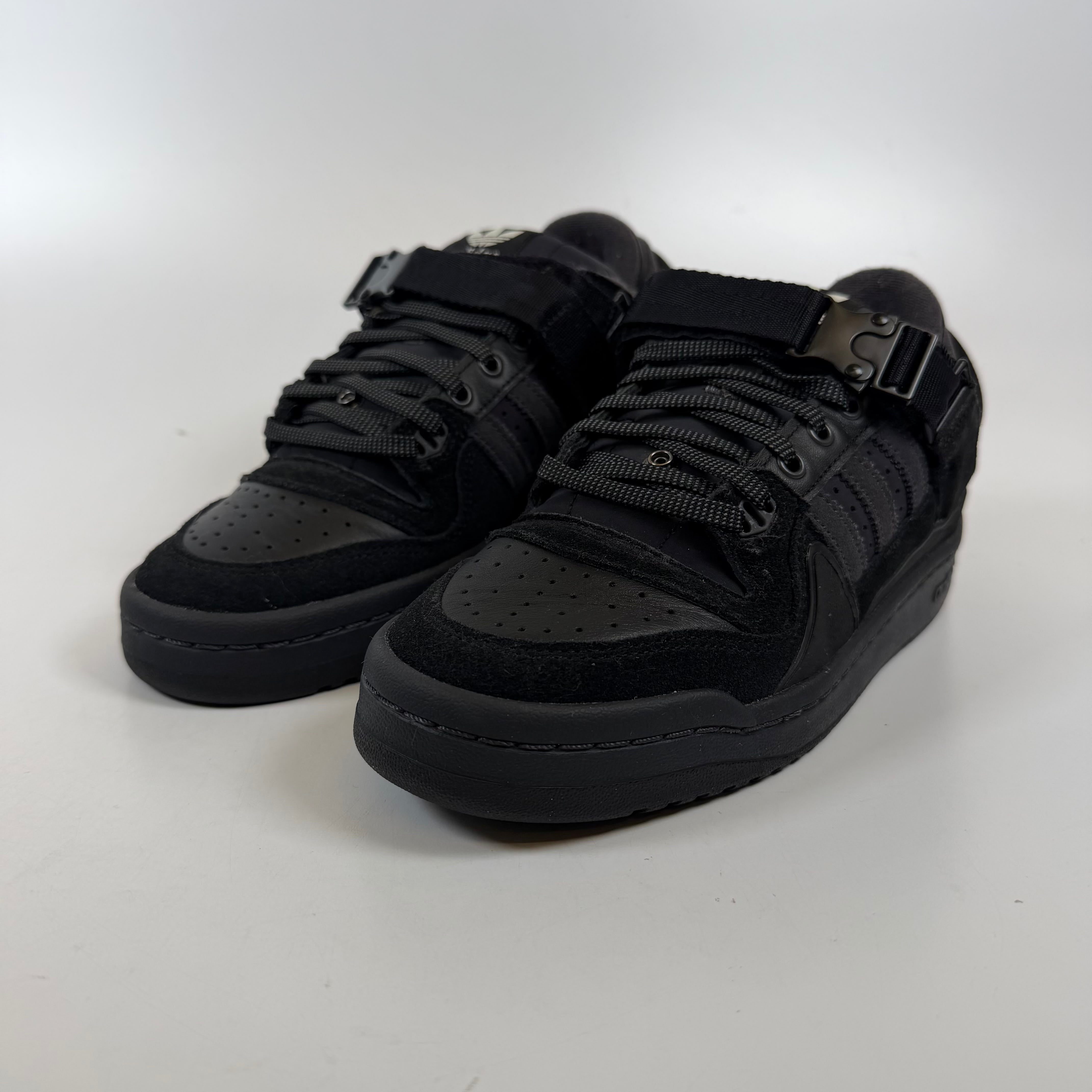 [SP15591] adidas Forum Low Bad Bunny Back to School