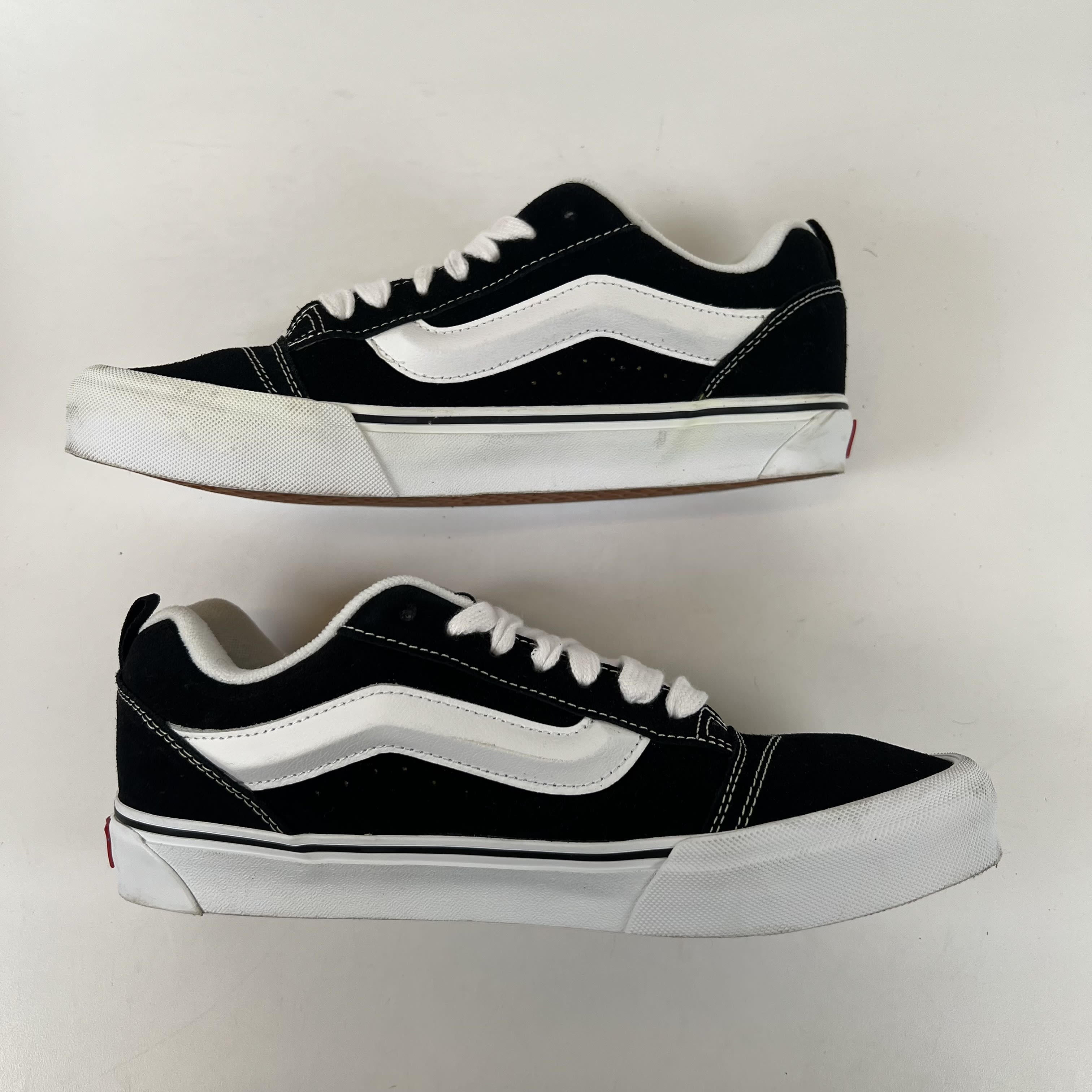 [SP12194] Vans Knu Skool Black White