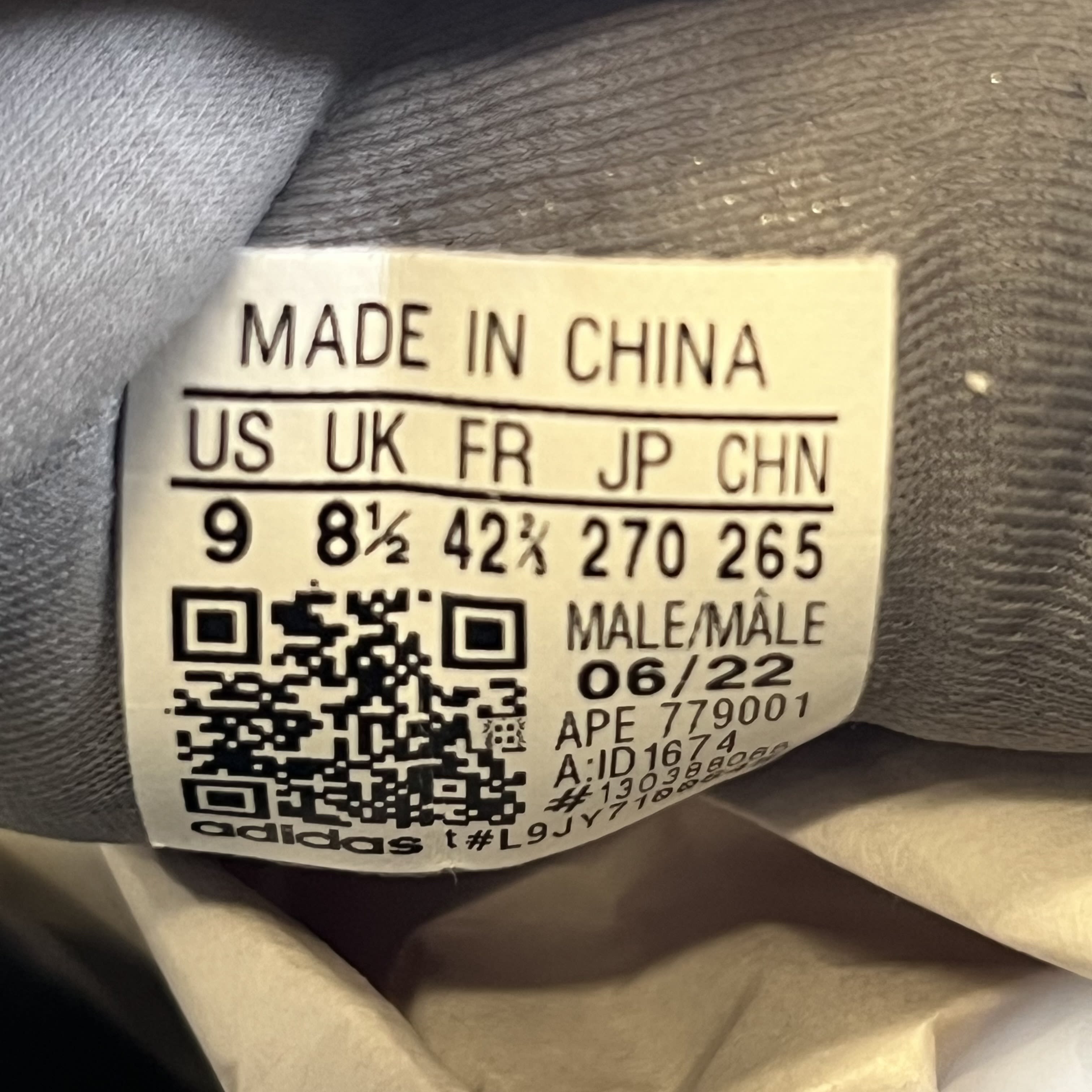 [SP13793] adidas Yeezy 700 V3 Fade Salt