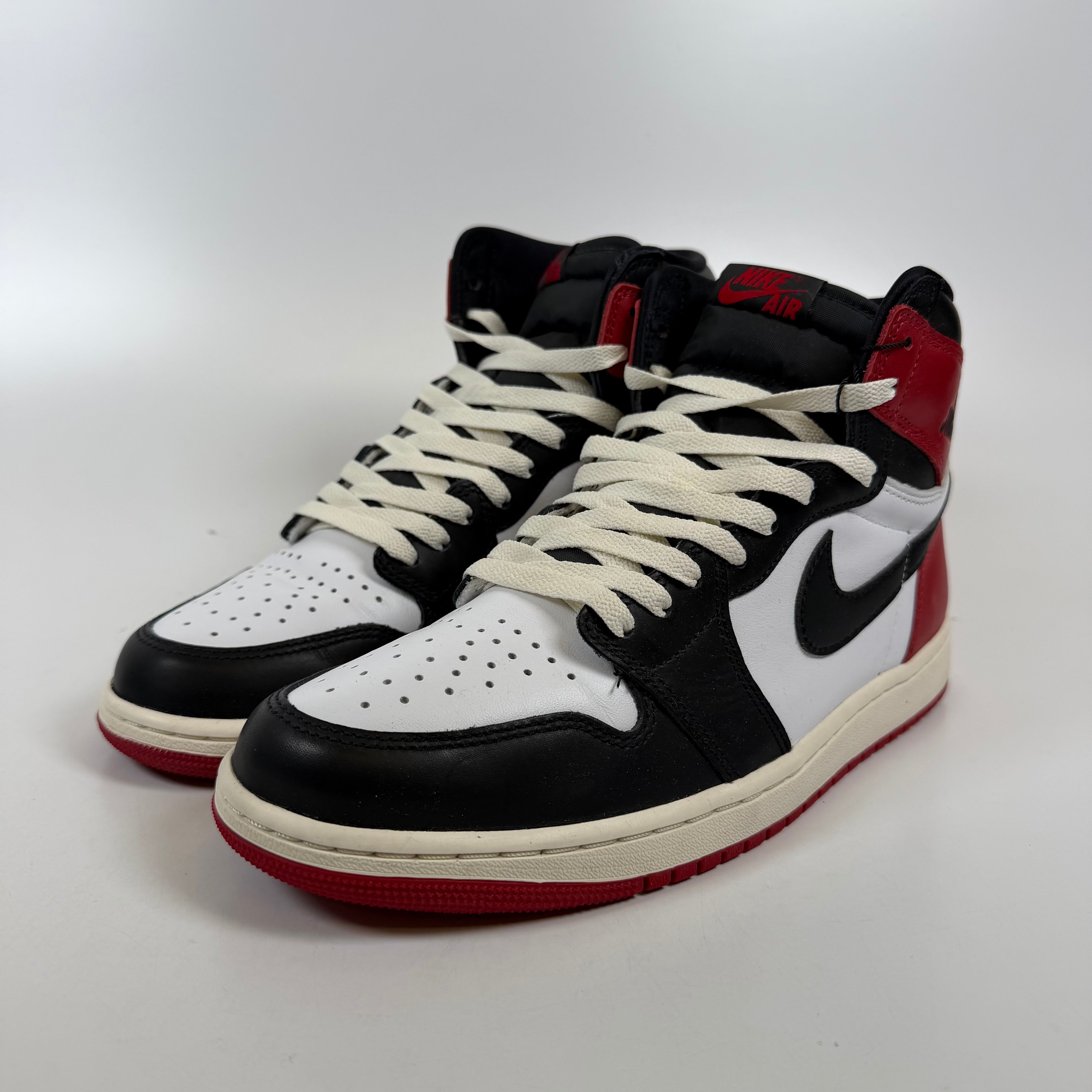 [SP15165] Jordan 1 Retro High OG Black Toe Reimagined