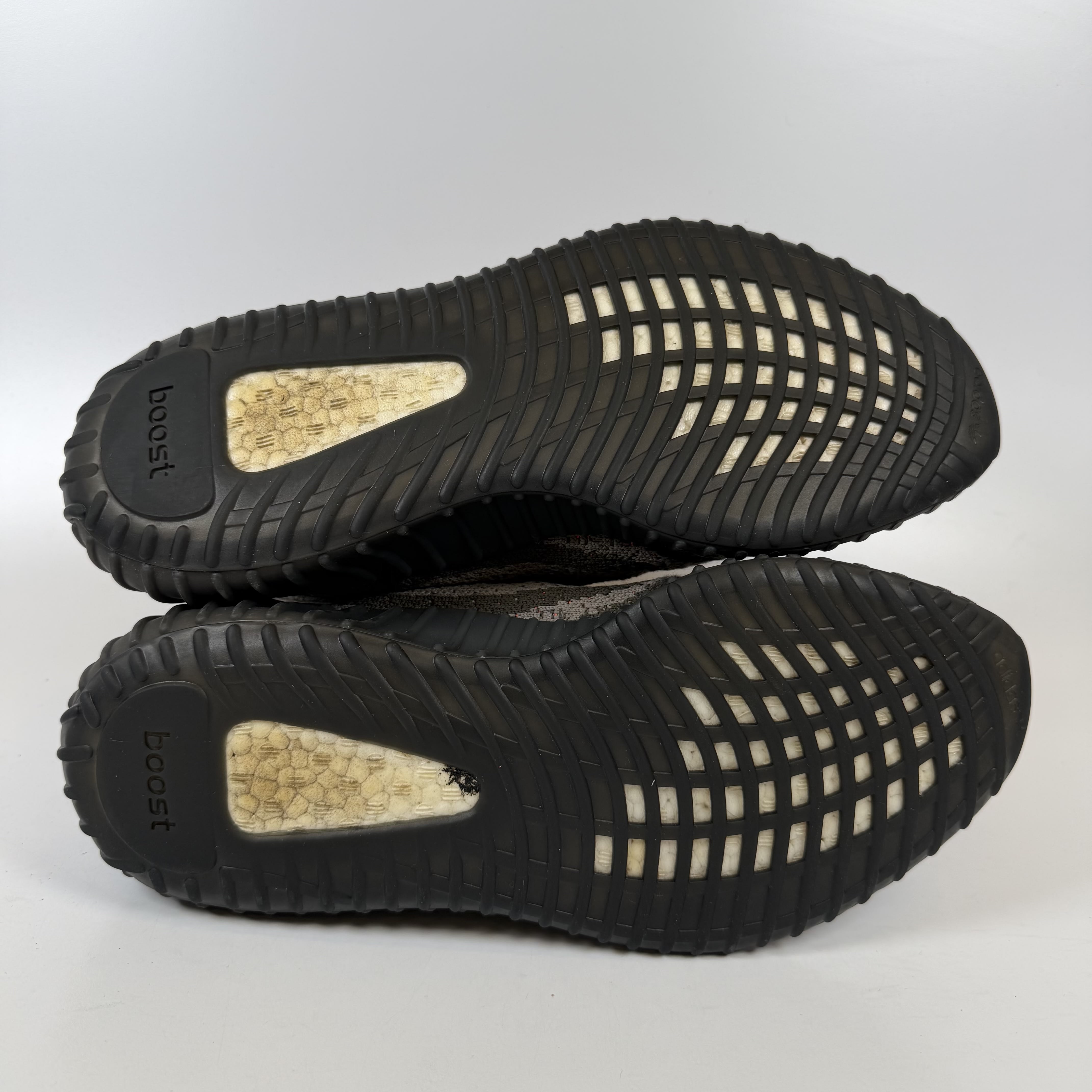 [SP14324] adidas Yeezy Boost 350 V2 Carbon Beluga