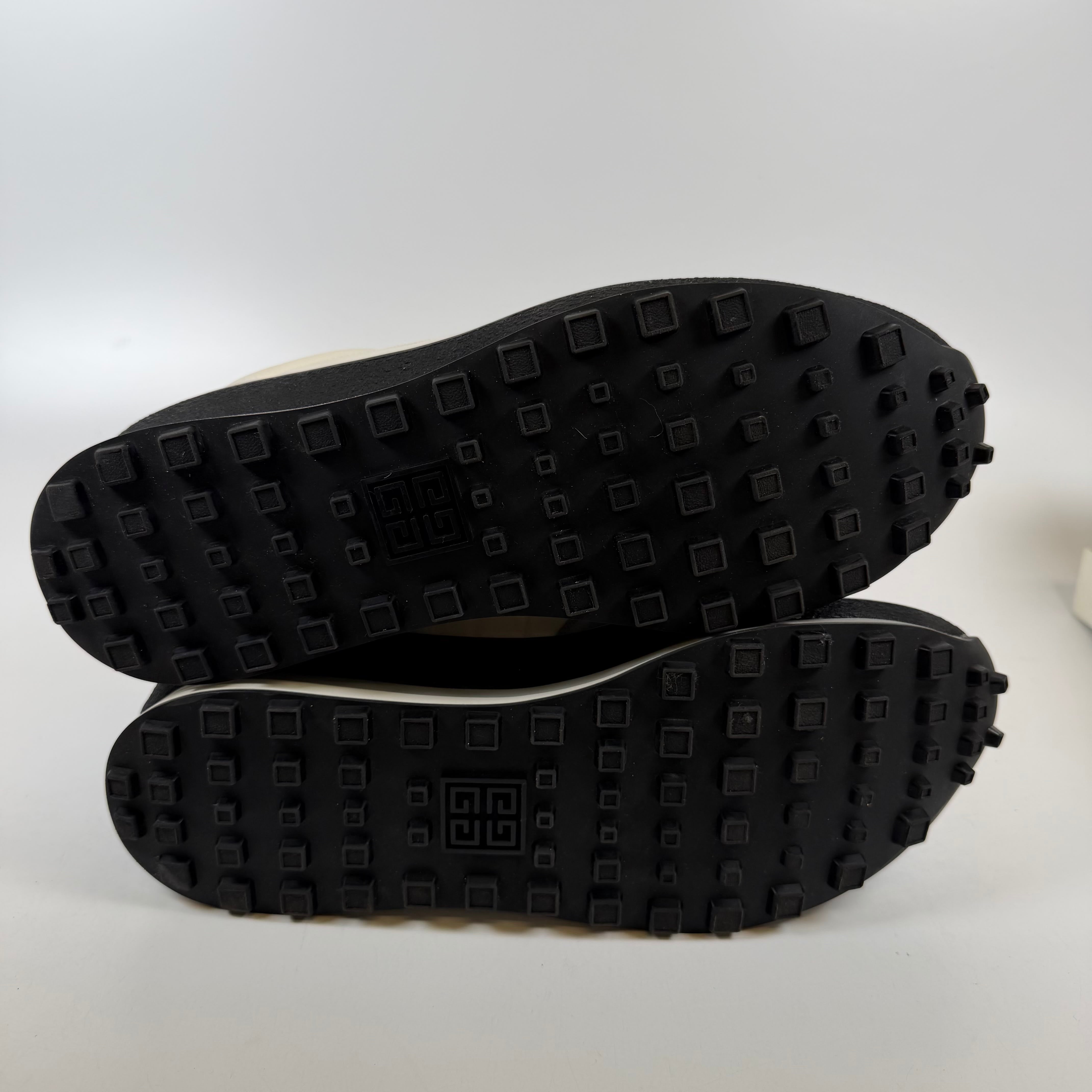 [SP14917] Givenchy TR3 Runner Sneakers