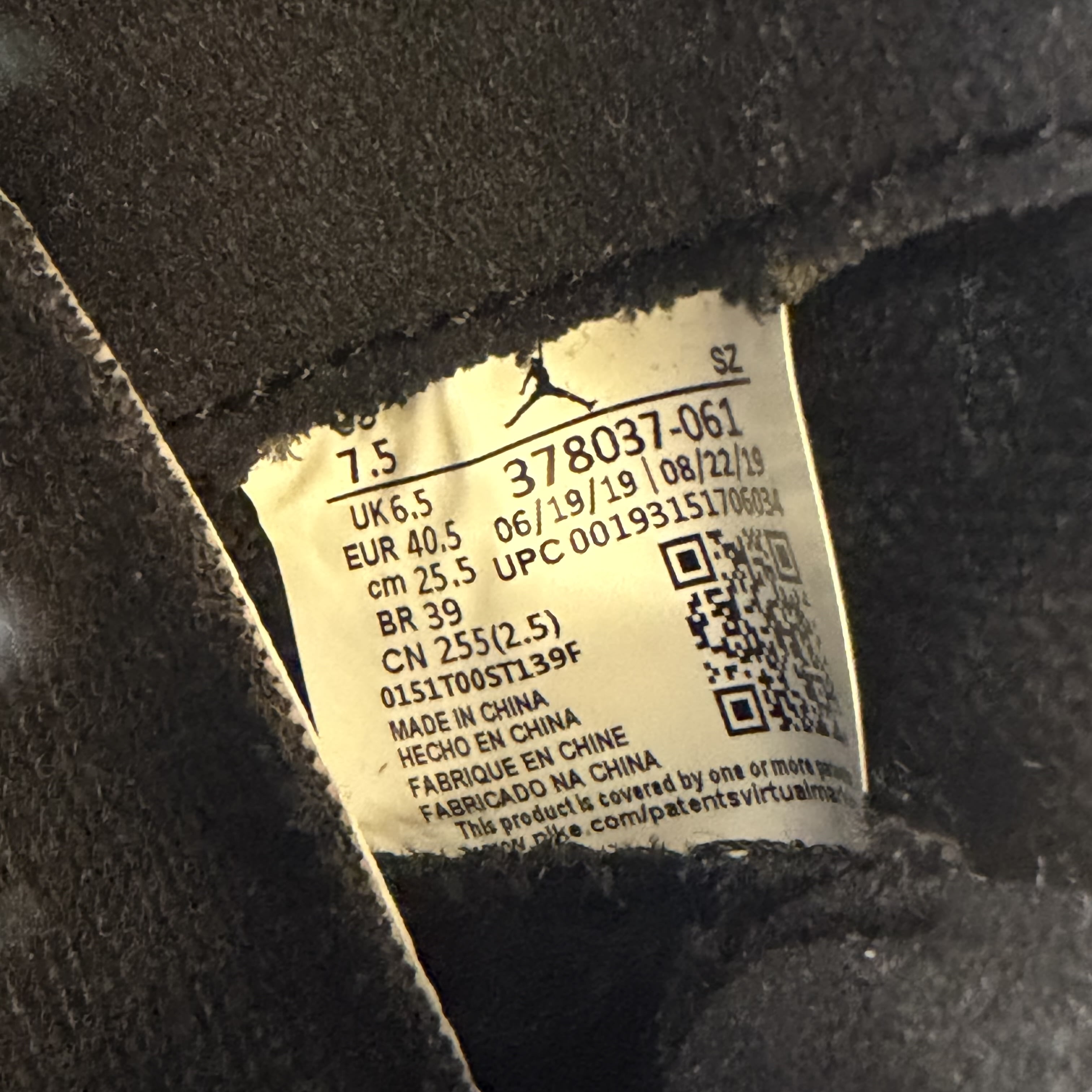 [SP11550] Jordan 11 Retro Playoffs Bred (2019)