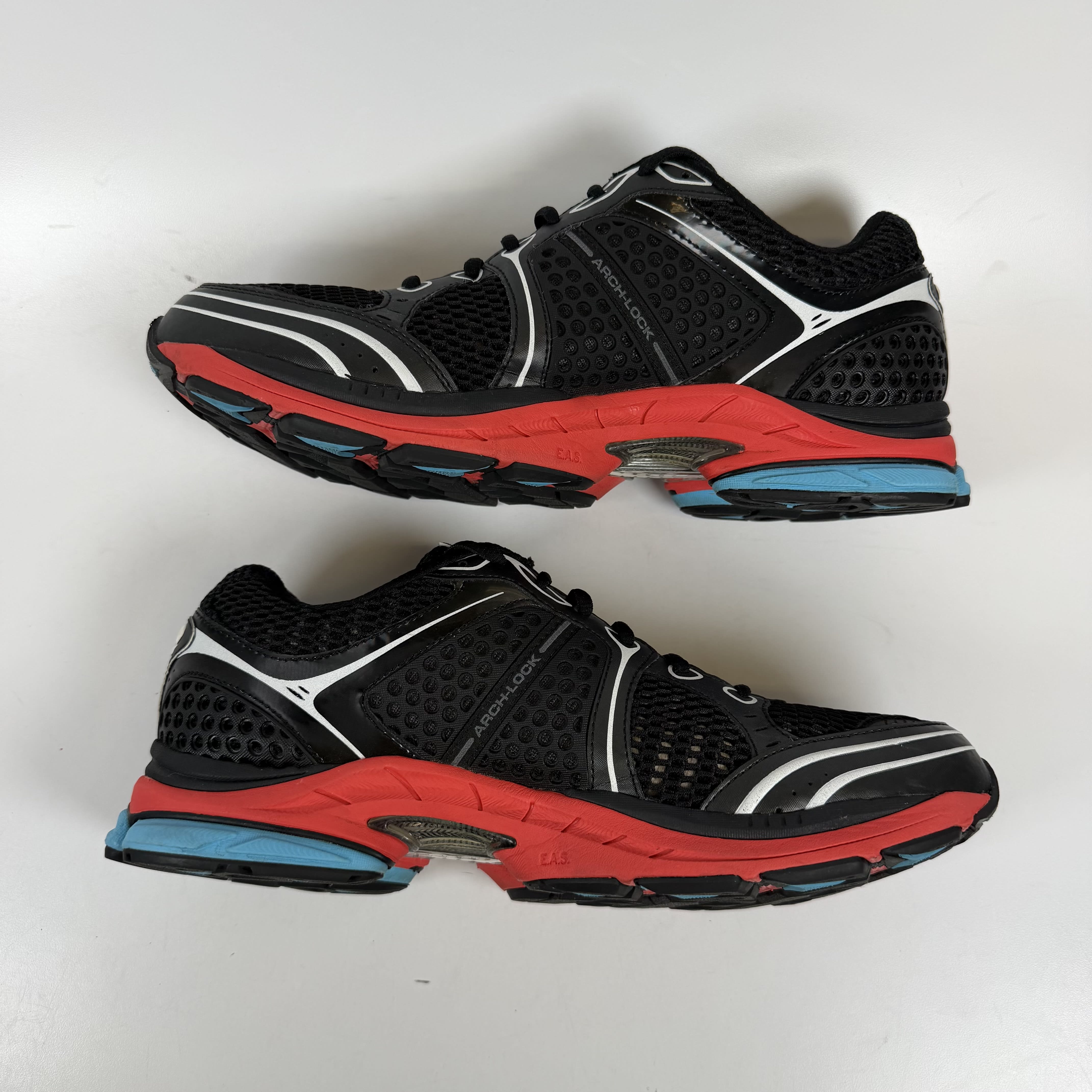 [SP16008] Saucony ProGrid Triumph 4 Keith Haring NYC Marathon