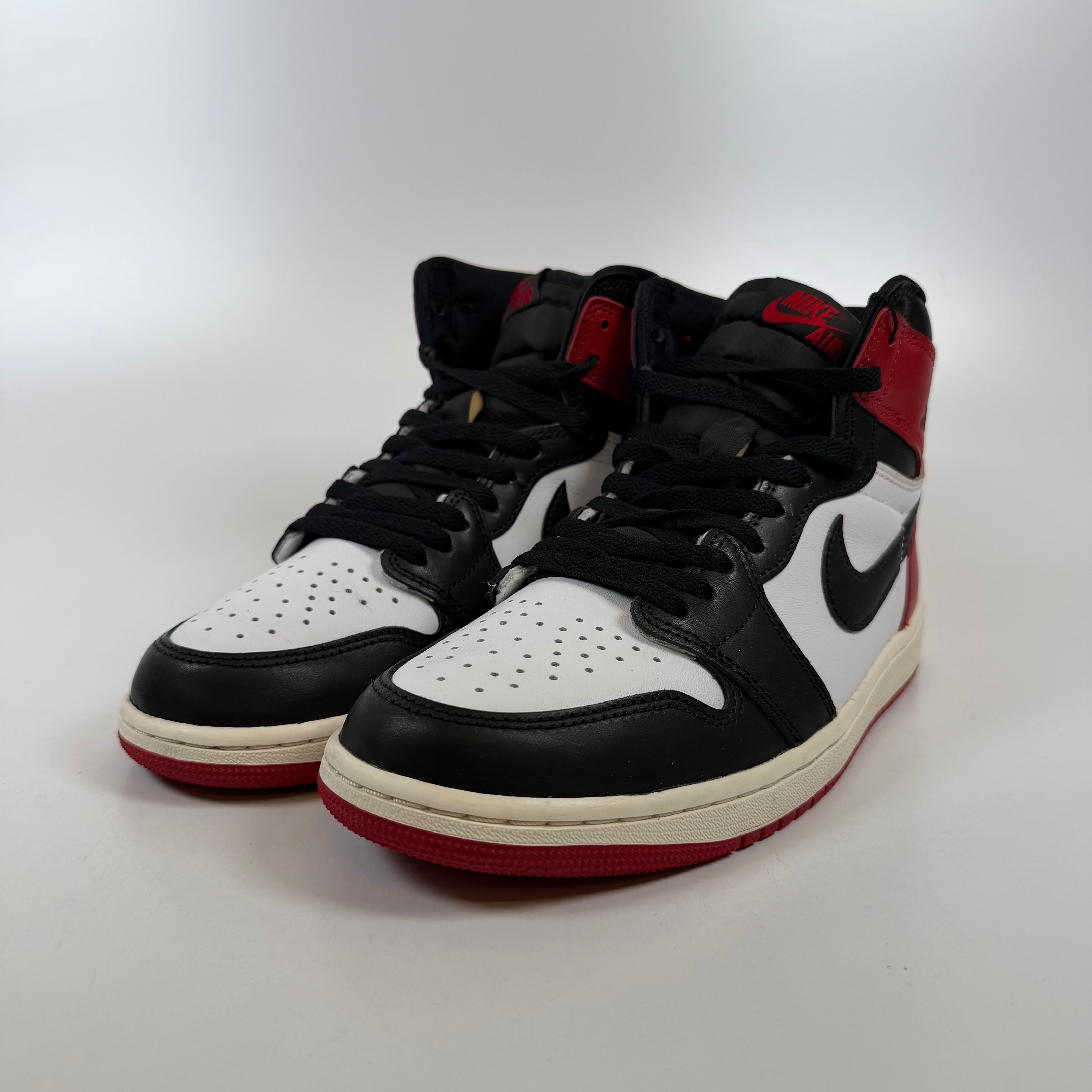[SP10053] Jordan 1 Retro High OG Black Toe Reimagined
