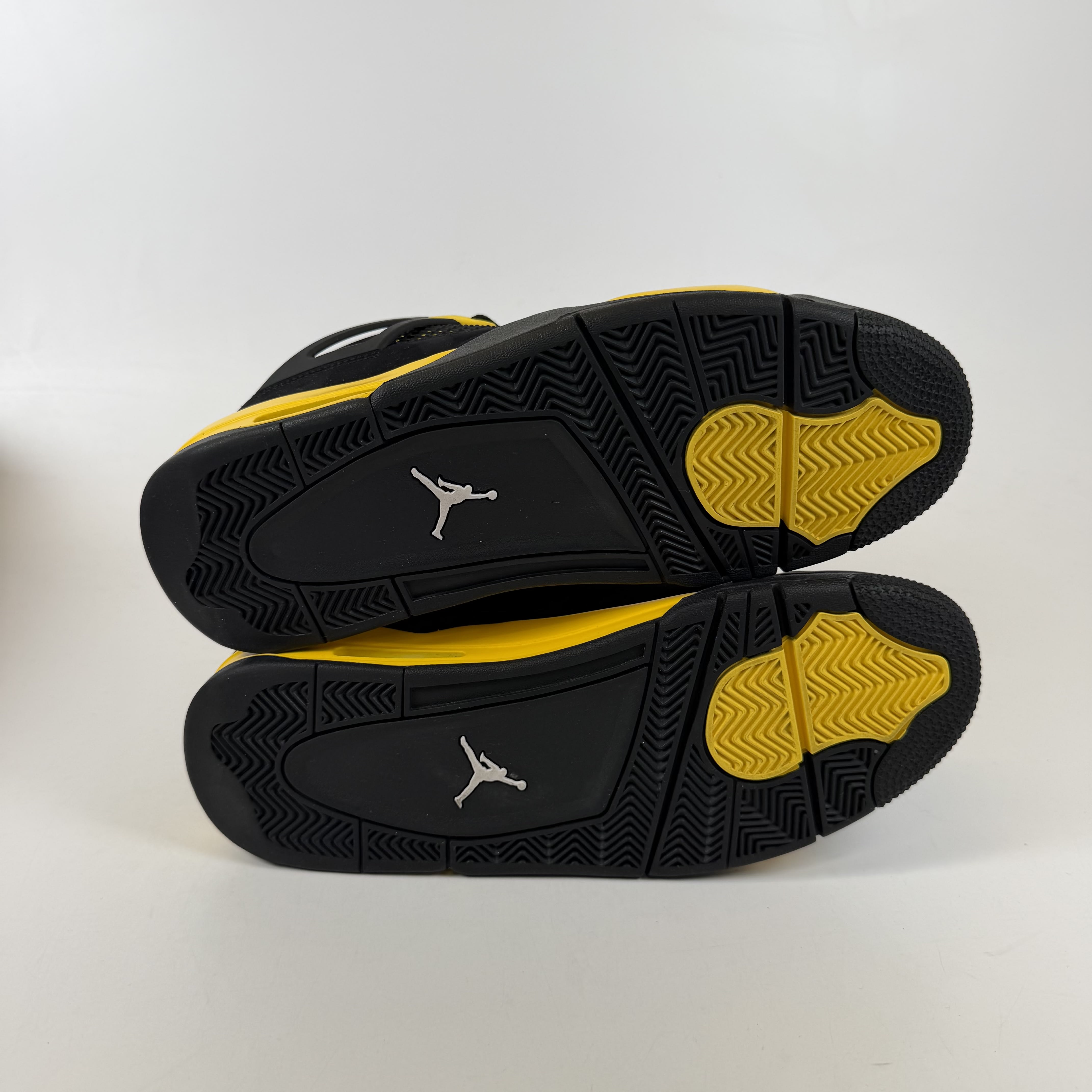 [SP15294] Jordan 4 Retro Thunder (2023)