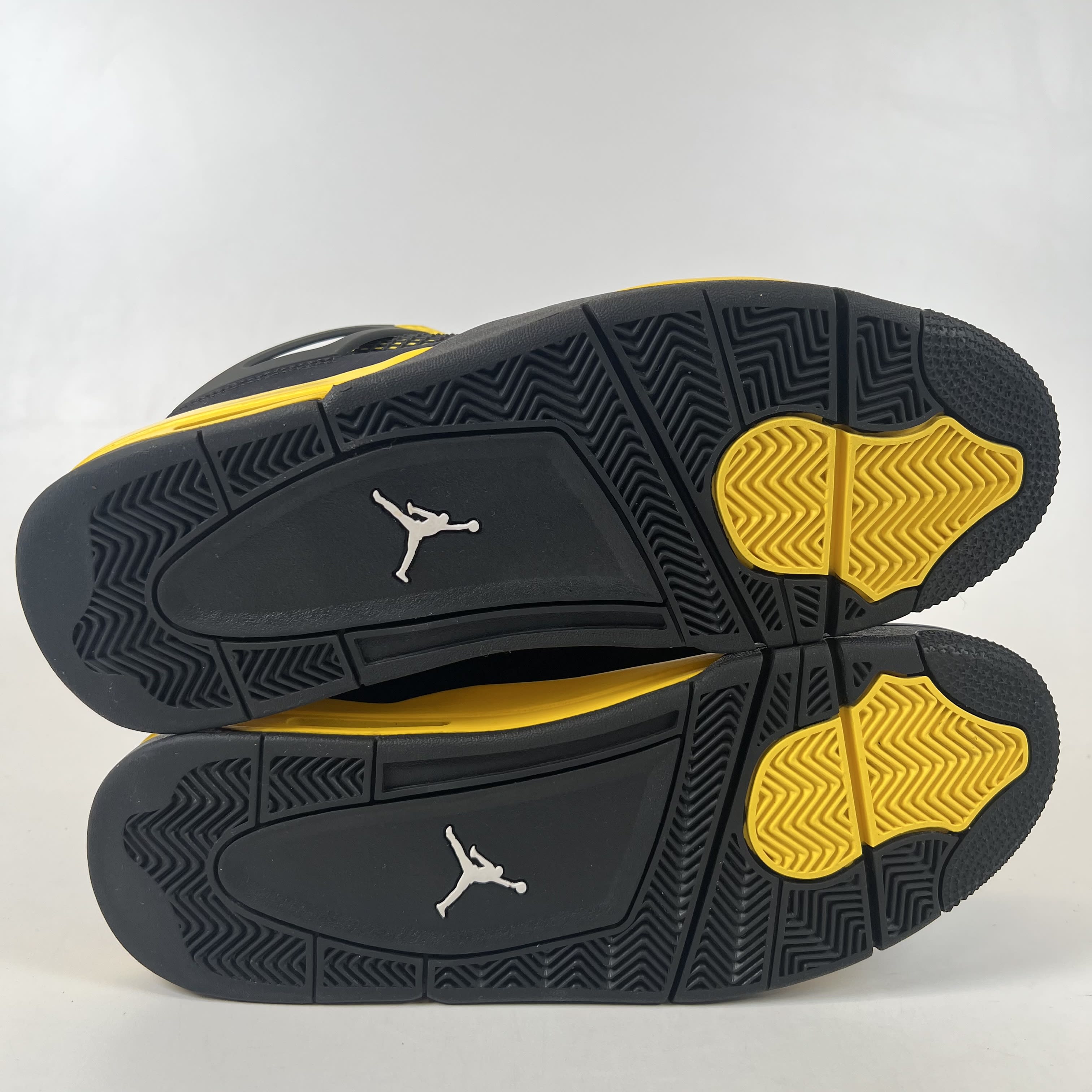 [SP14499] Jordan 4 Retro Thunder (2023)