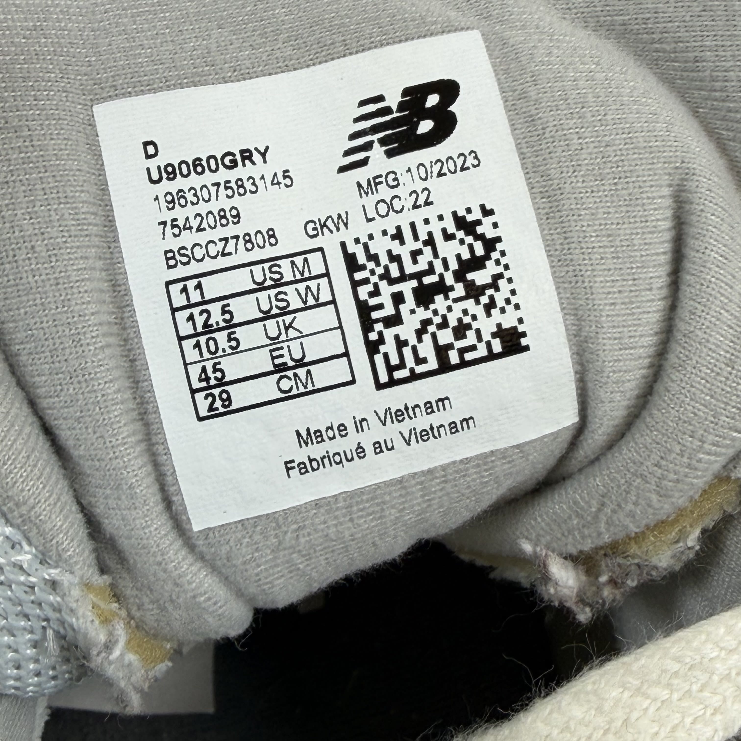 [SP11762] New Balance 9060 Rain Cloud Grey