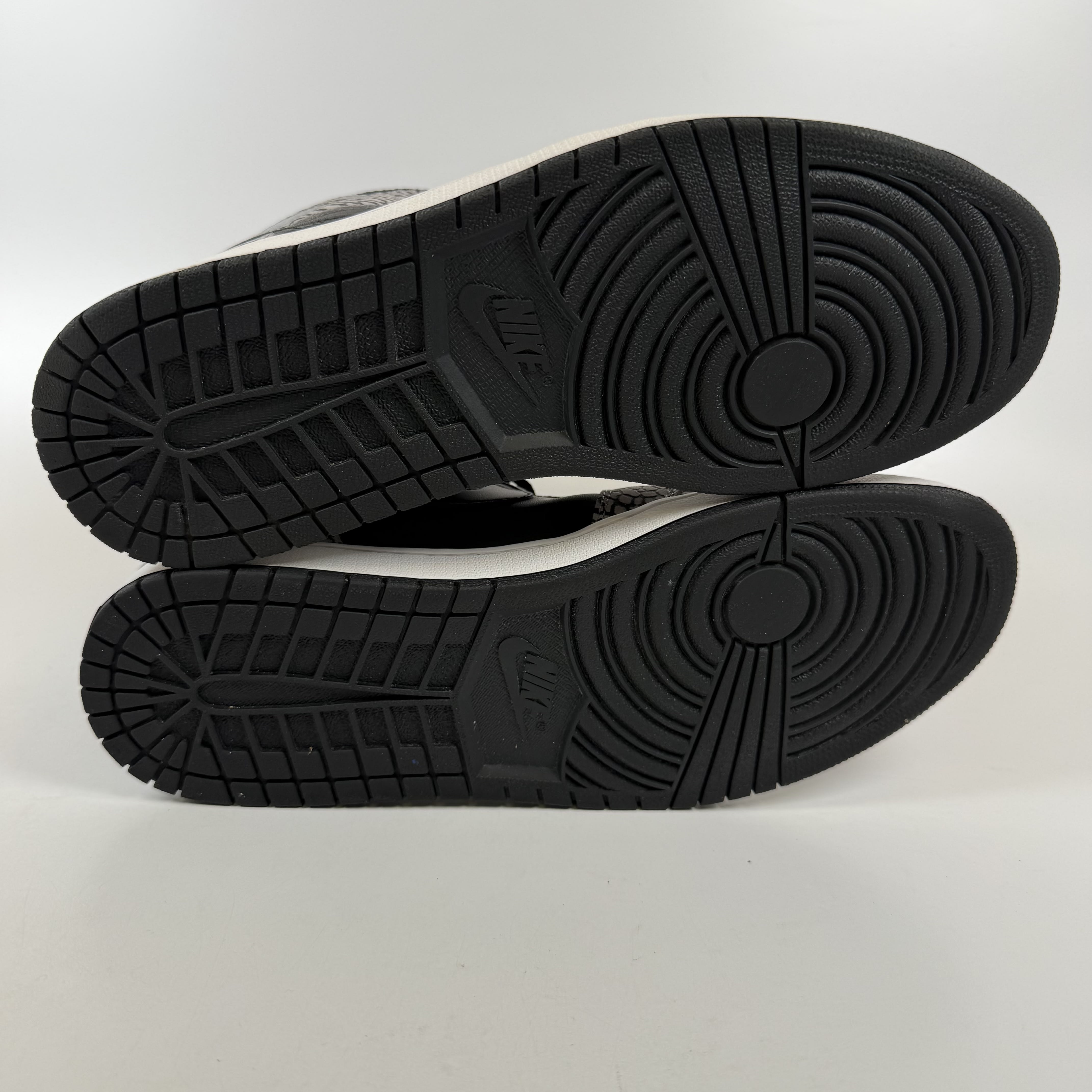[SP10201] Air Jordan 1 Retro High 'Black Elephant'