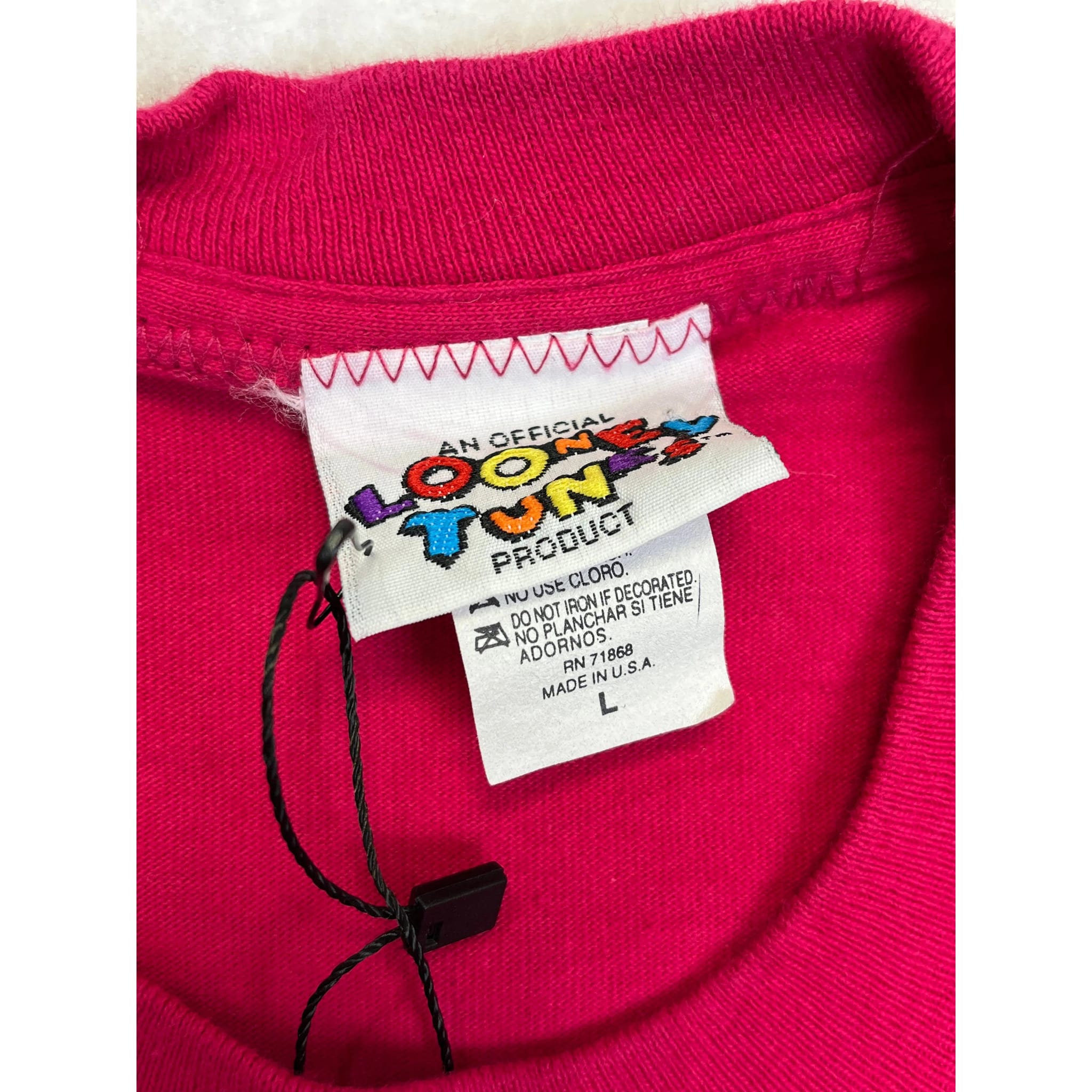 271154 (90s) Looney Tunes Tazmanian Devil Embroidered Pink T-Shirt