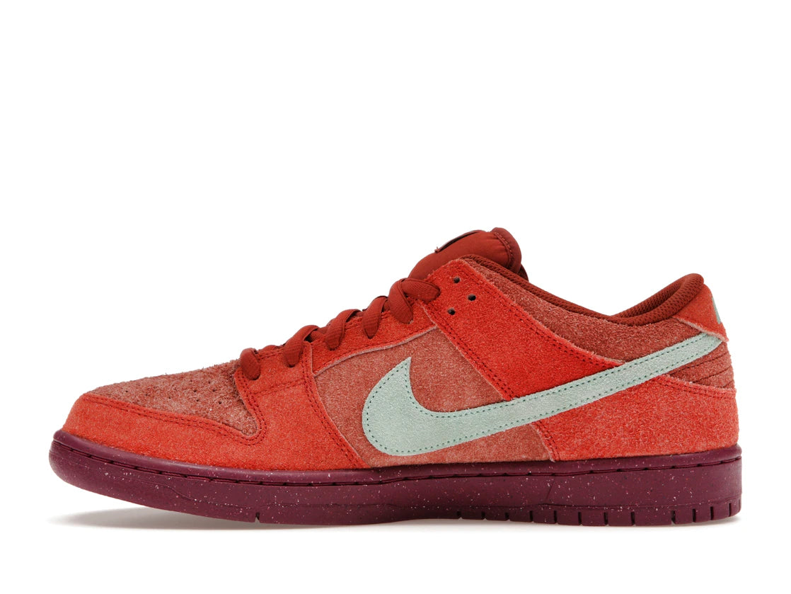 349704 Nike SB Dunk Low Mystic Red Rosewood