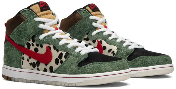Nike SB Dunk High Dog Walker