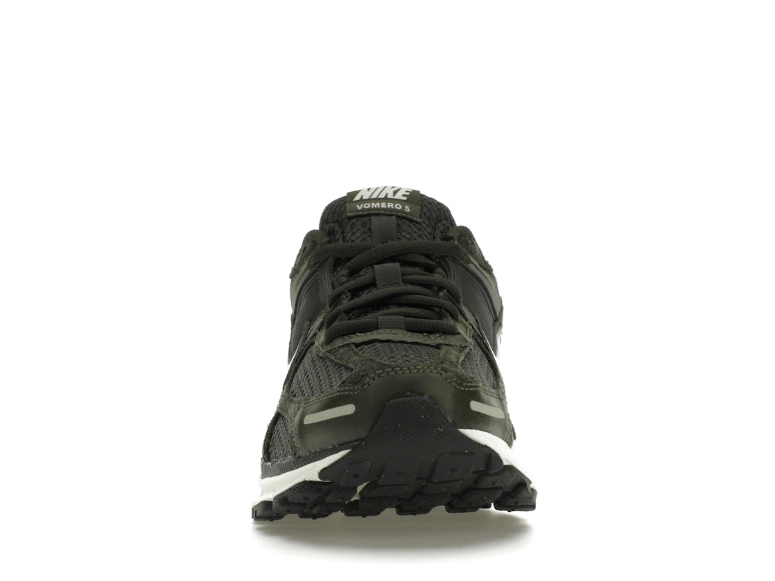 587730 Nike Zoom Vomero 5 Sequoia (Women's)