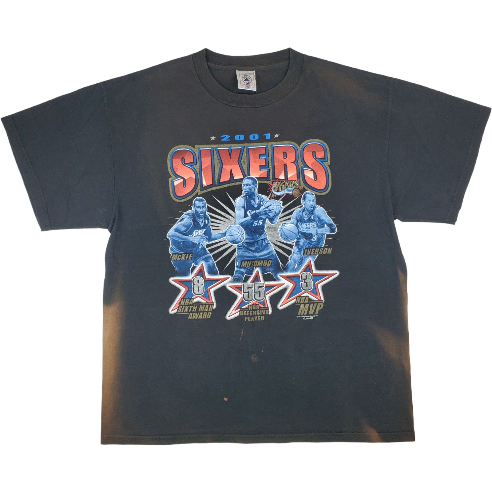 275683 (2001) Philadelphia 76ers Iverson Mutumbo Mckie Trio T-Shirt
