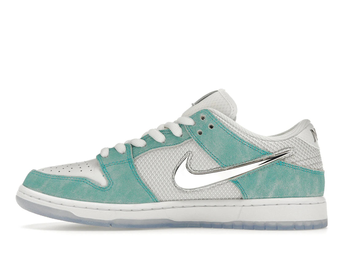 713632 Nike SB Dunk Low April Skateboards