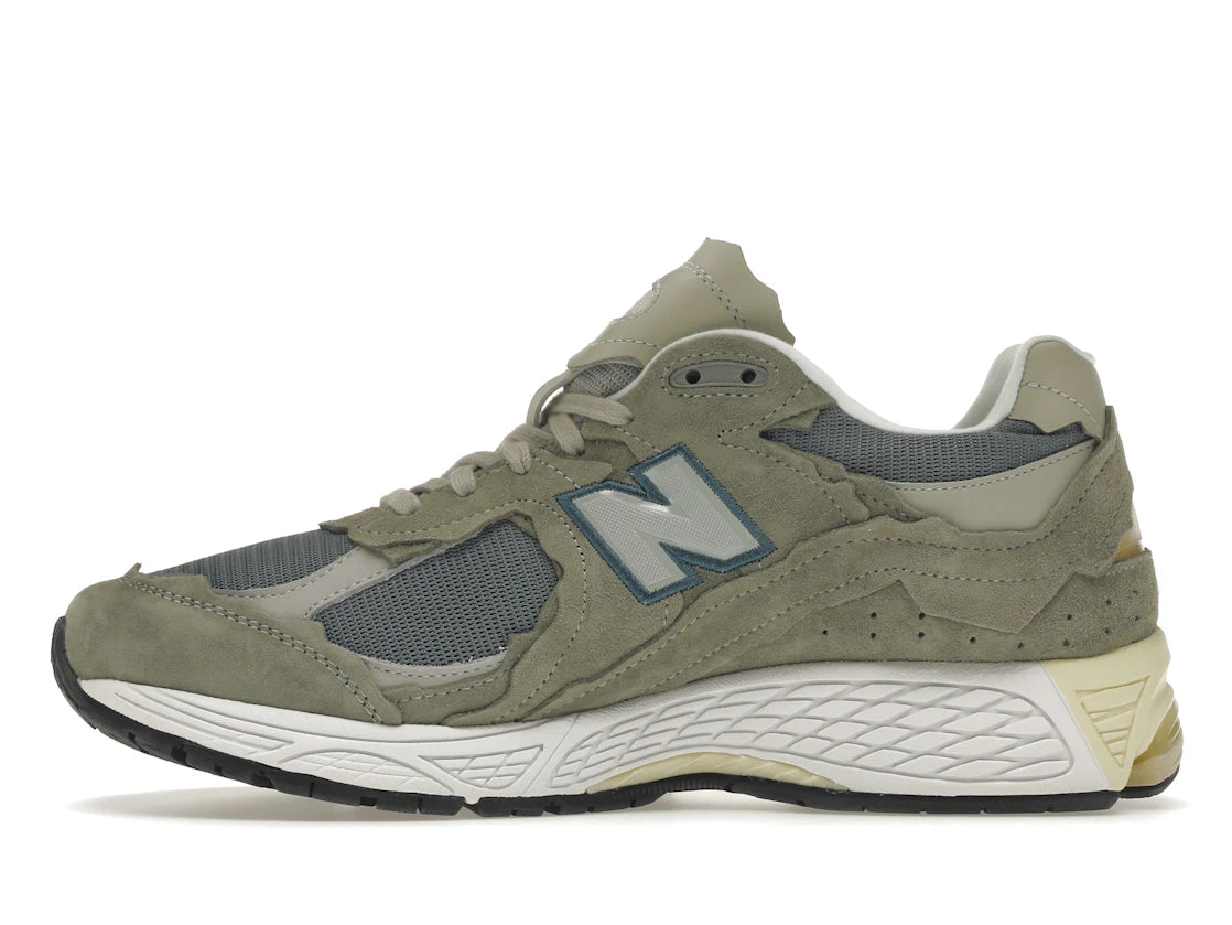 584734 New Balance 2002R Protection Pack Mirage Grey
