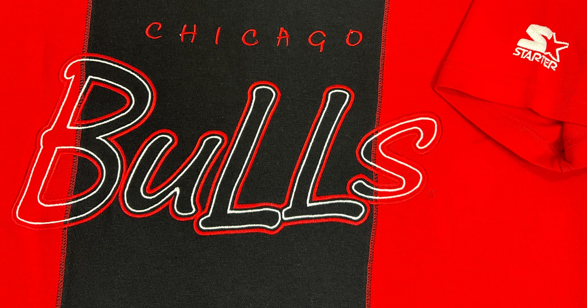 375164 (90s) Chicago Bulls Embroidered Striped Starter T-Shirt