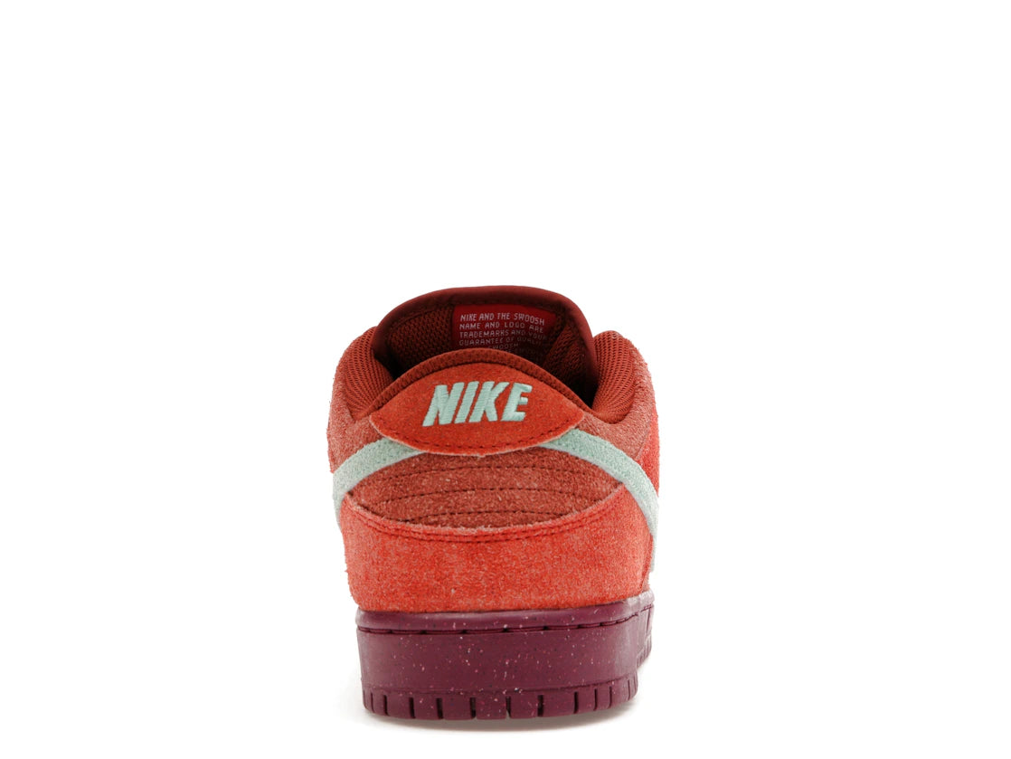 349704 Nike SB Dunk Low Mystic Red Rosewood