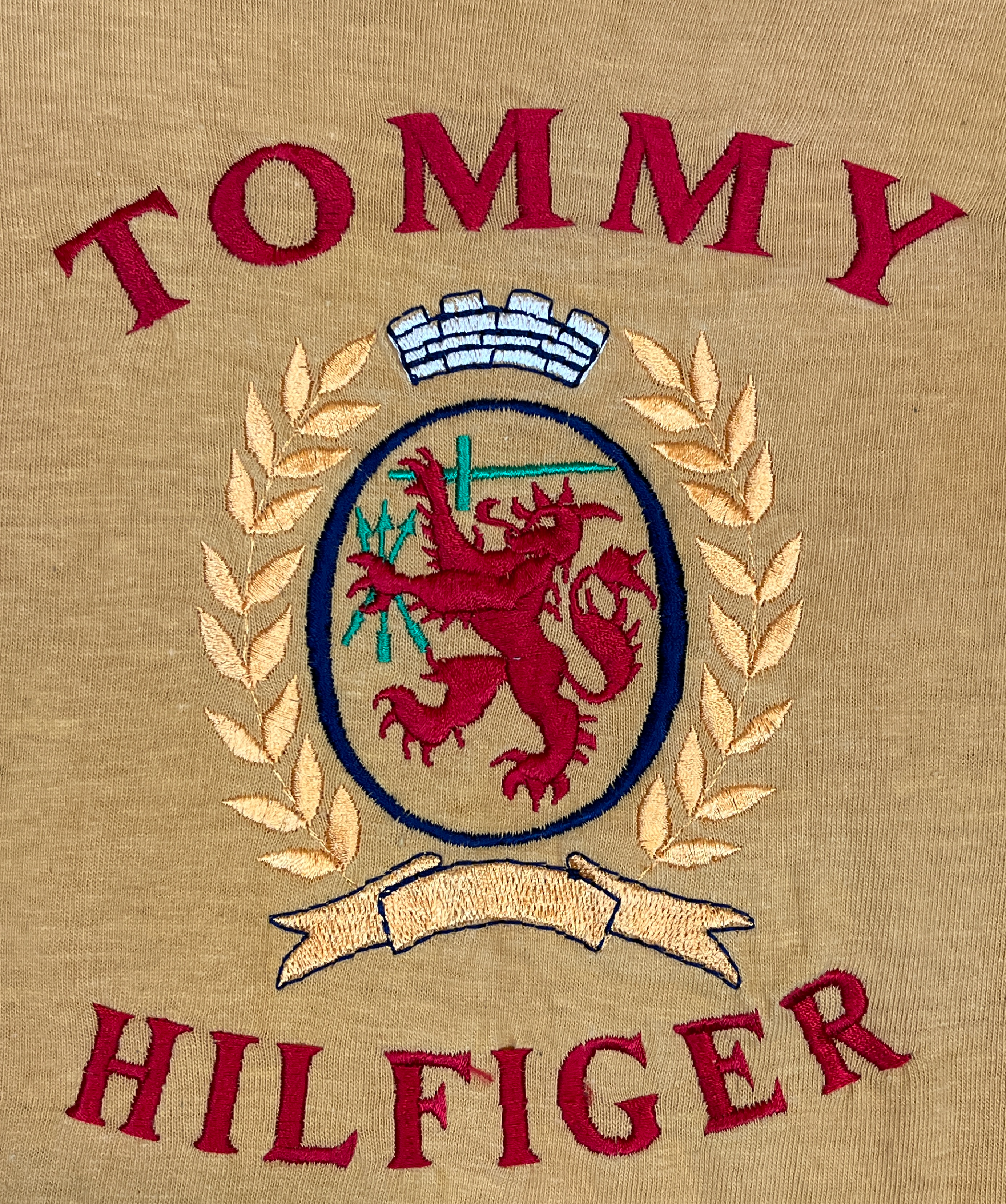 413709 (90s) Tommy Hilfiger Embroidered Crest Bootleg T-Shirt