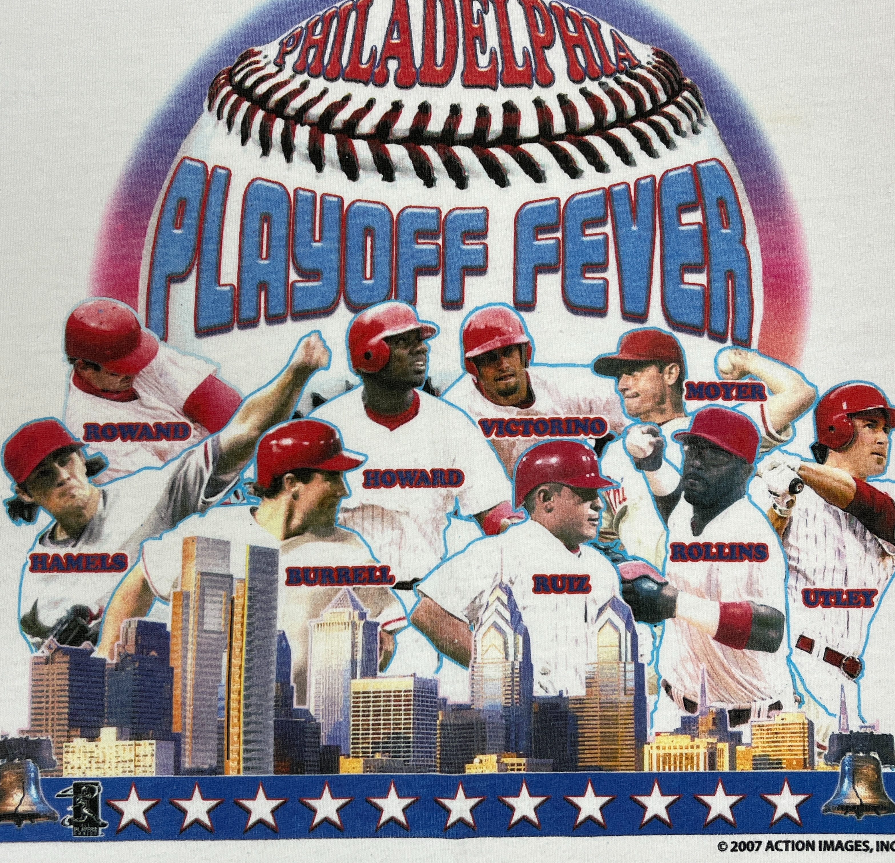 375193 (2007) Philadelphia Phillies 'Playoff Fever' Players Photo T-Shirt