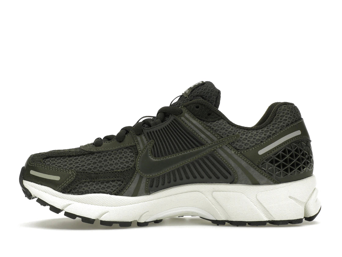 587730 Nike Zoom Vomero 5 Sequoia (Women's)