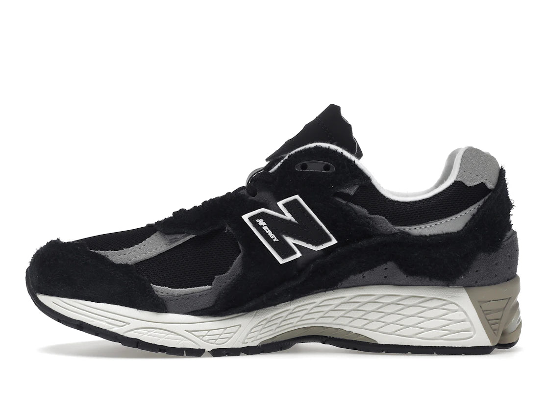 SP12262 New Balance 2002R Protection Pack Black Grey