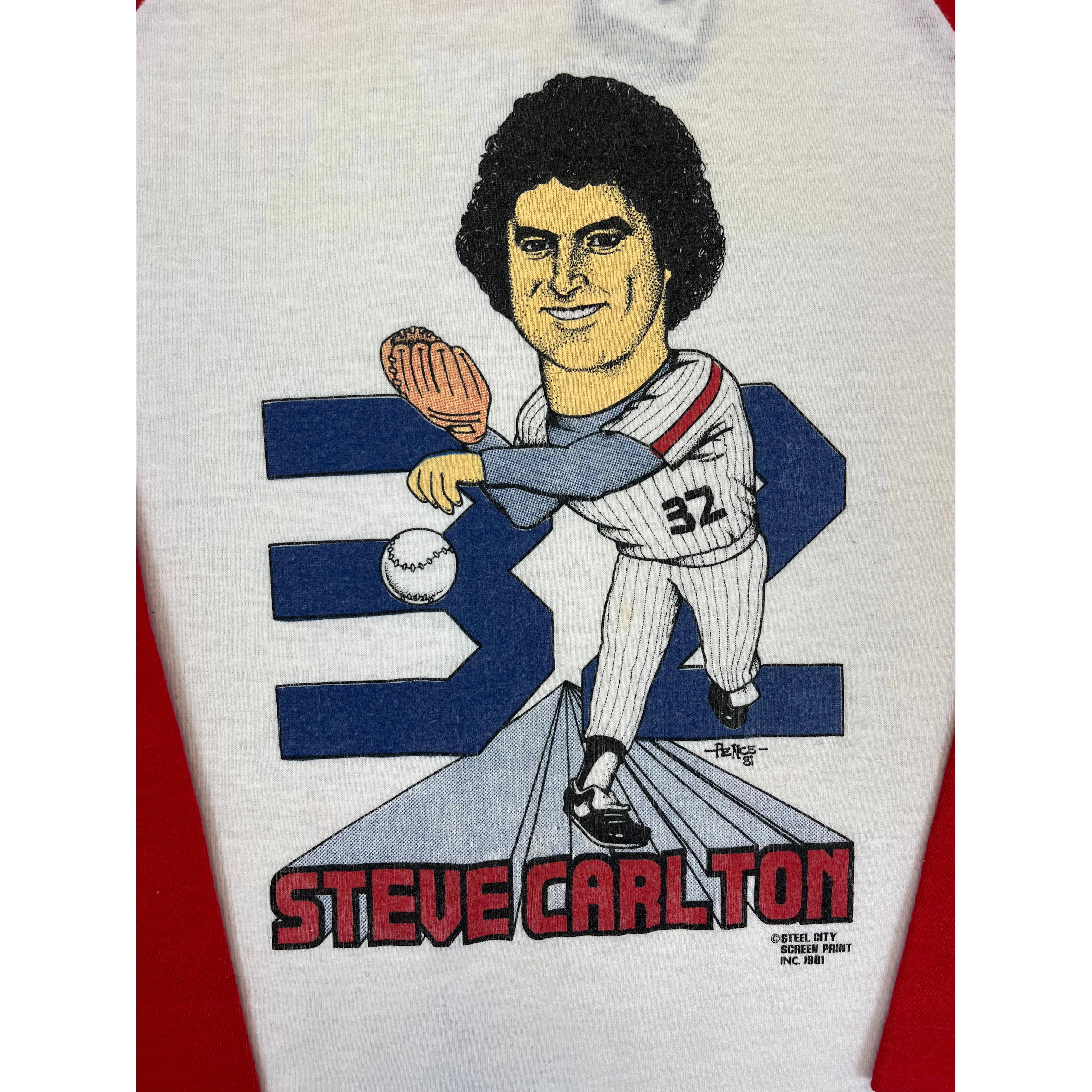 271339 (1981) Steve Carlton Phillies MLB Pitcher #32 Raglan T-Shirt