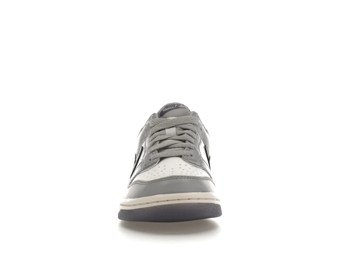 323460 Nike Dunk Low Platinum Tint Light Carbon (GS)