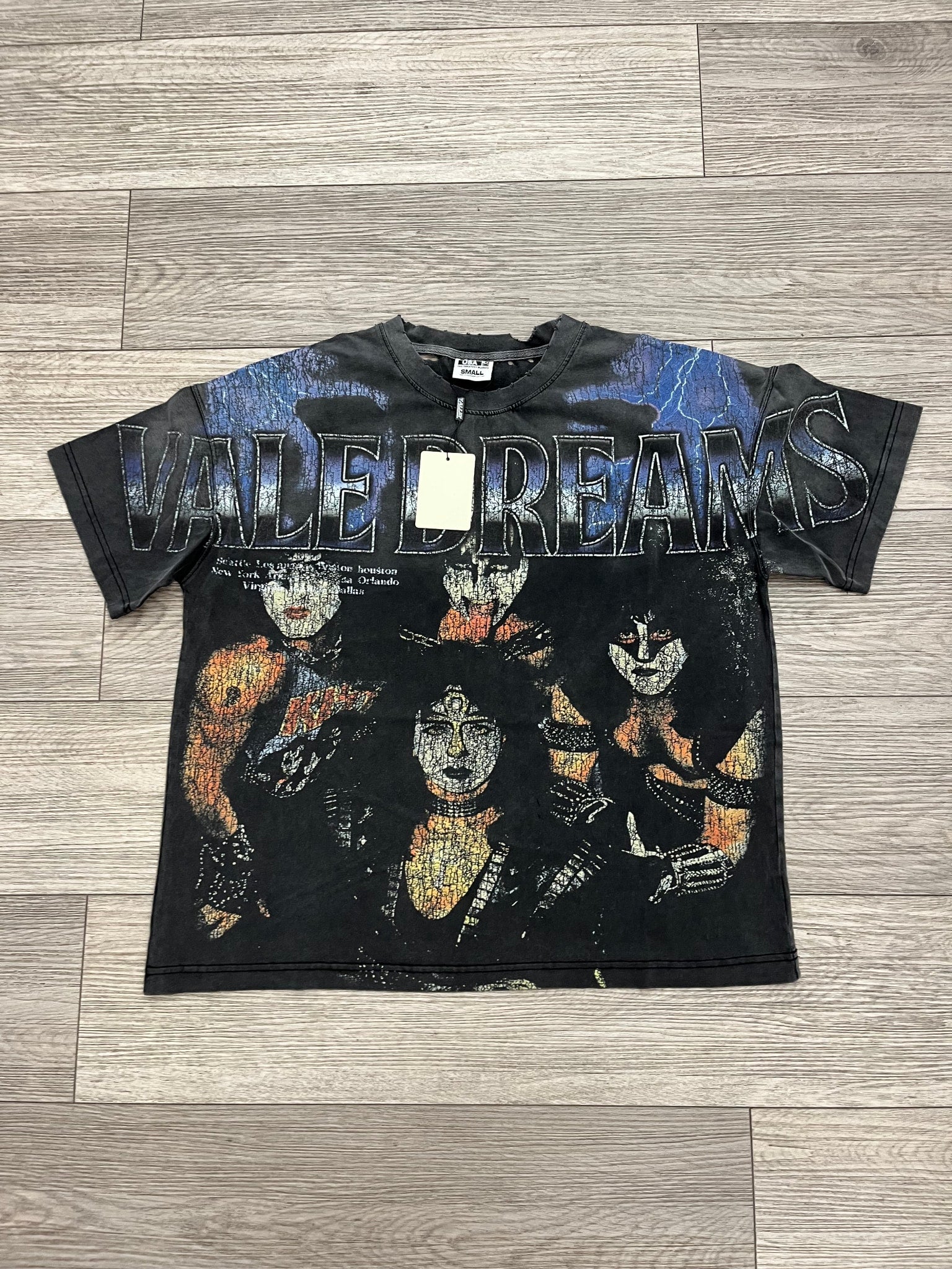 633352 Vale Dreams Kiss Tee