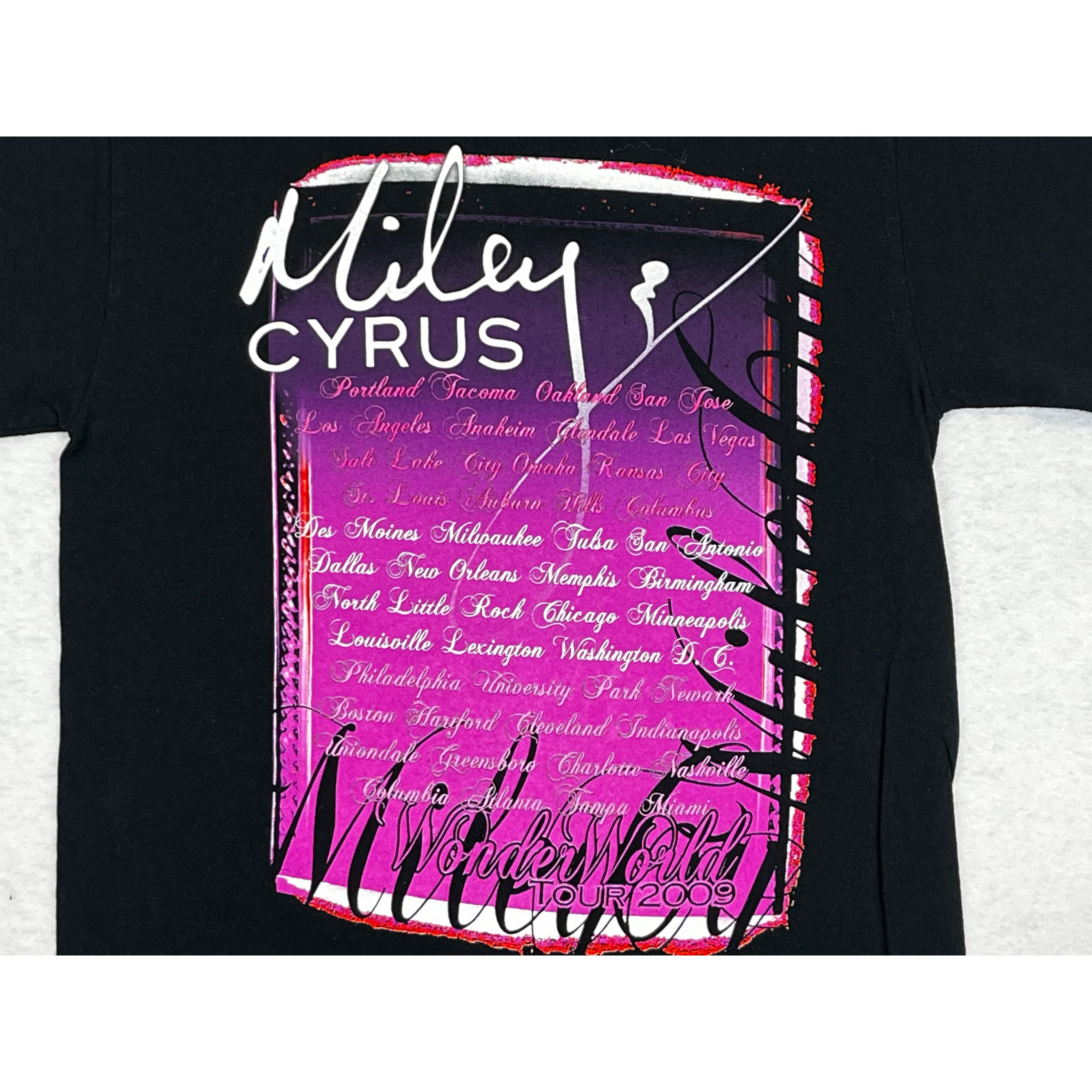 275041 (2009) Miley Cyrus Wonder World Tour Concert T-Shirt