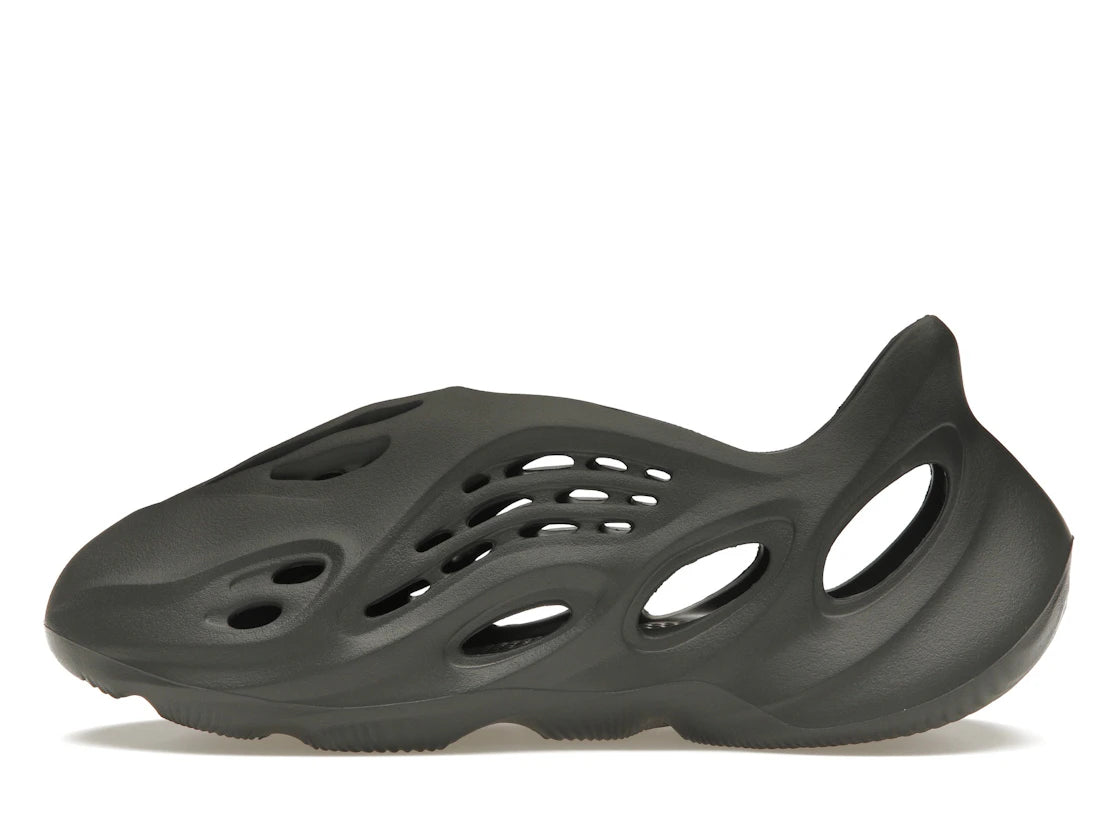 323197 adidas Yeezy Foam RNR Carbon